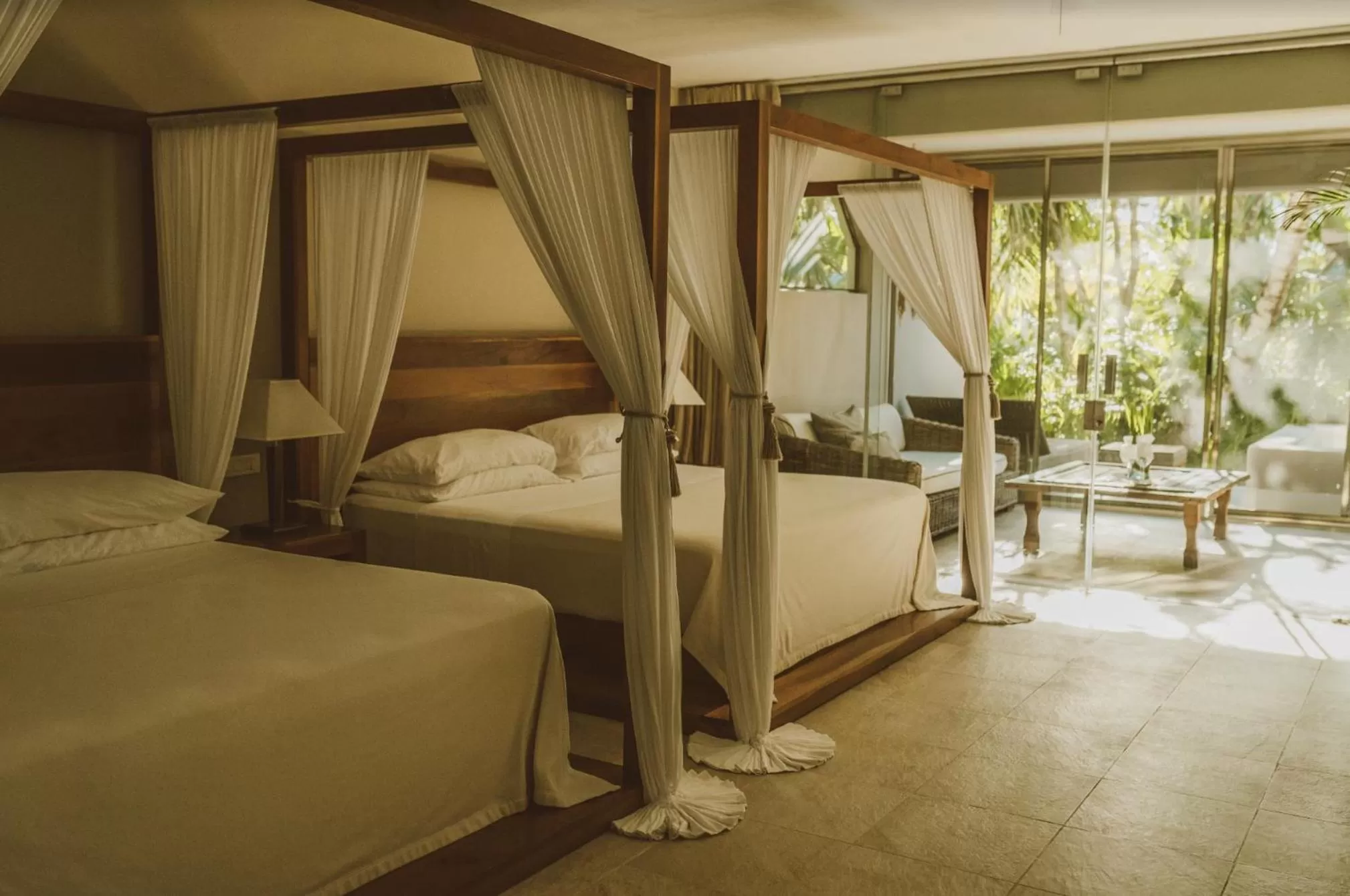 Seating area, Bed in Jashita Hotel