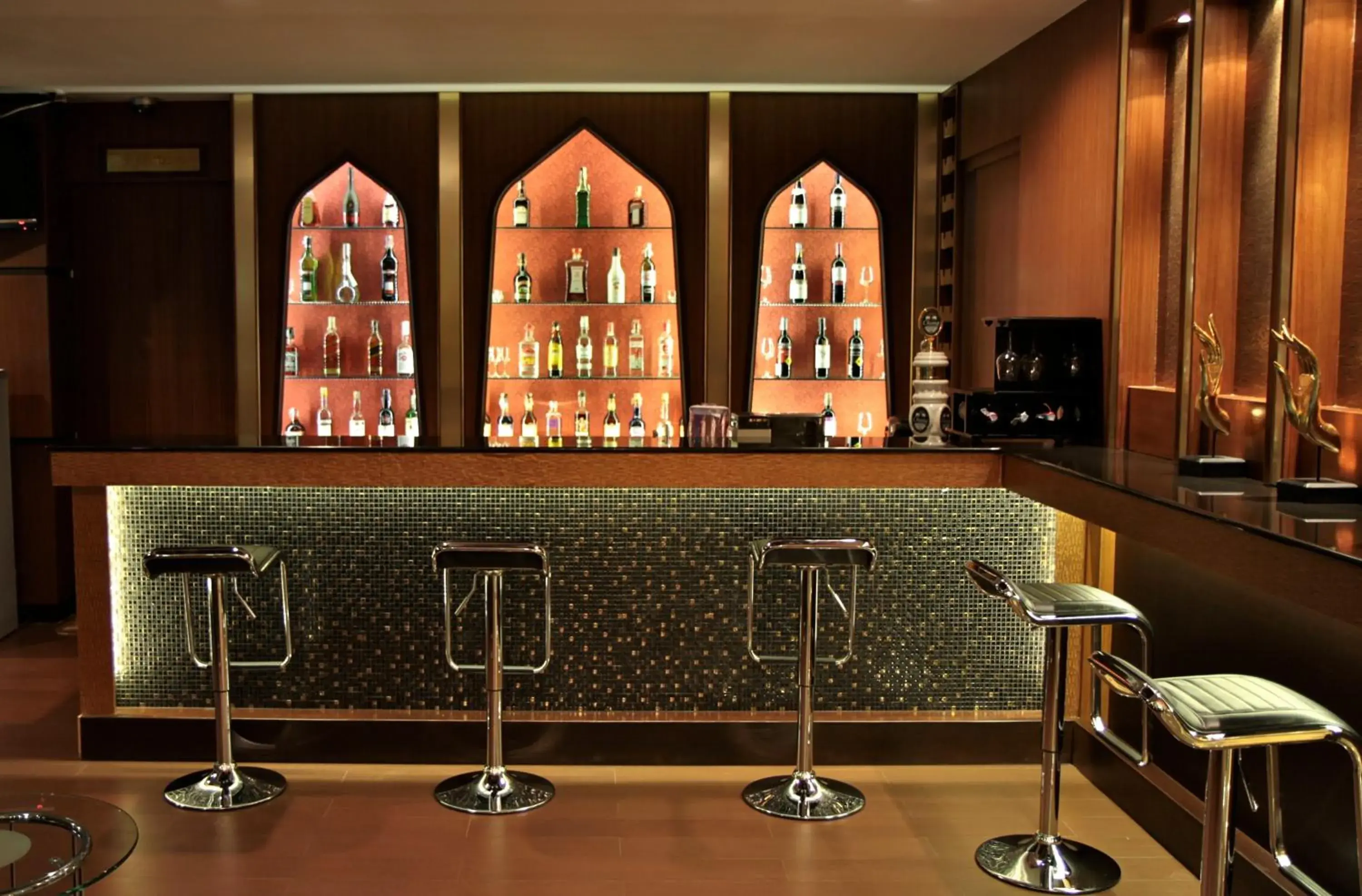 Lounge or bar, Lounge/Bar in Suvarnabhumi Suite