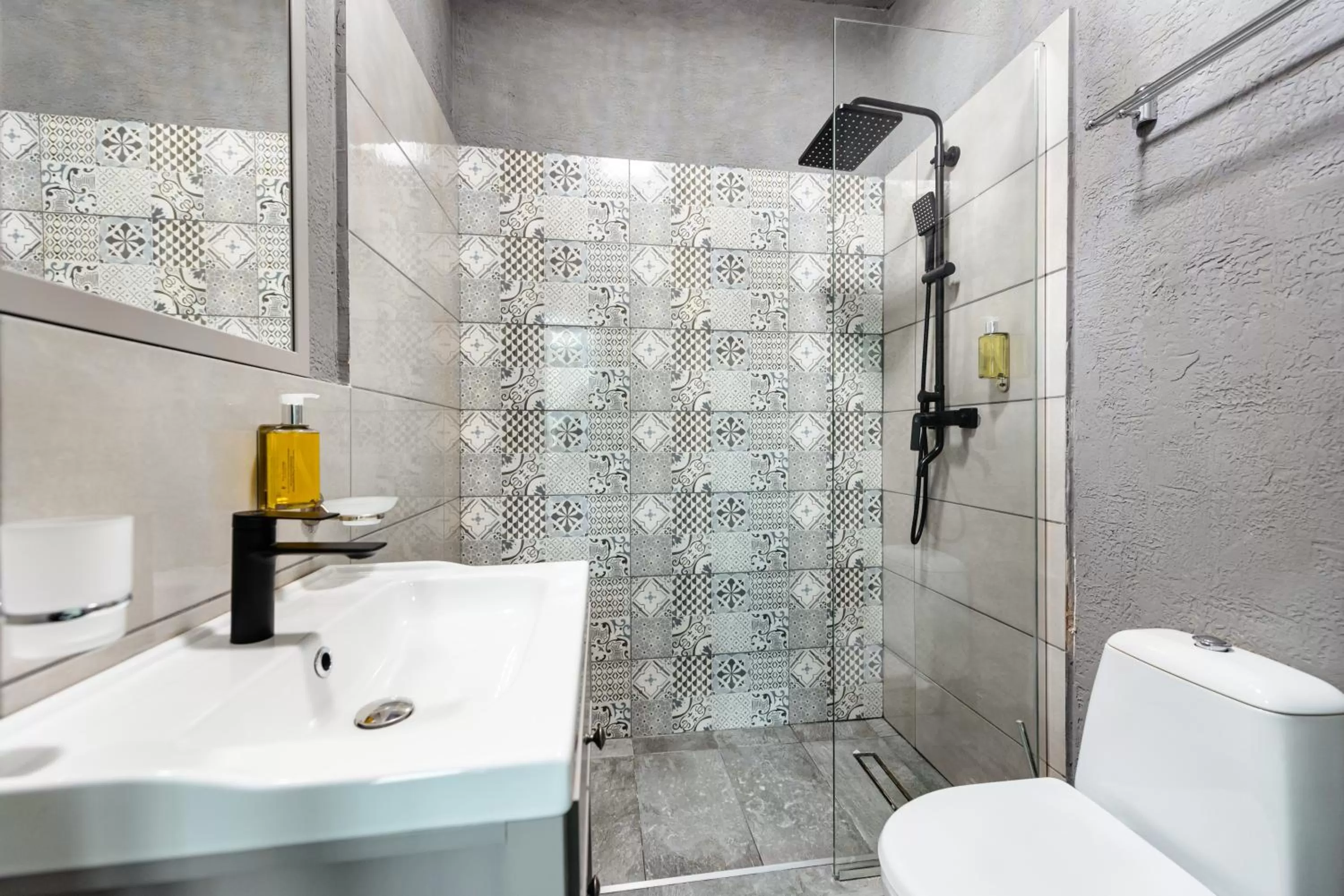 Toilet in Palace Bulevard Inn