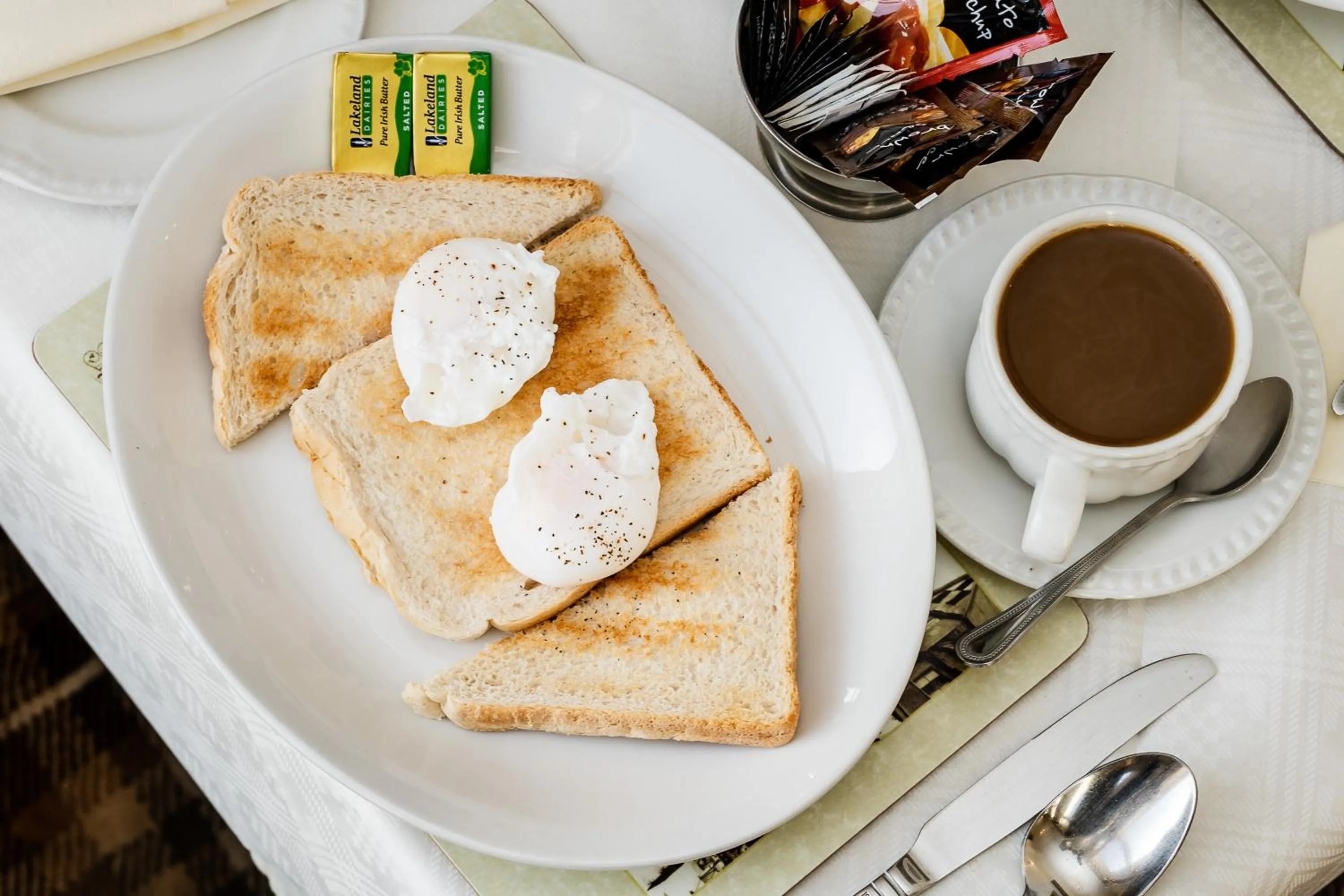 Food and drinks in St Andrews Hotel