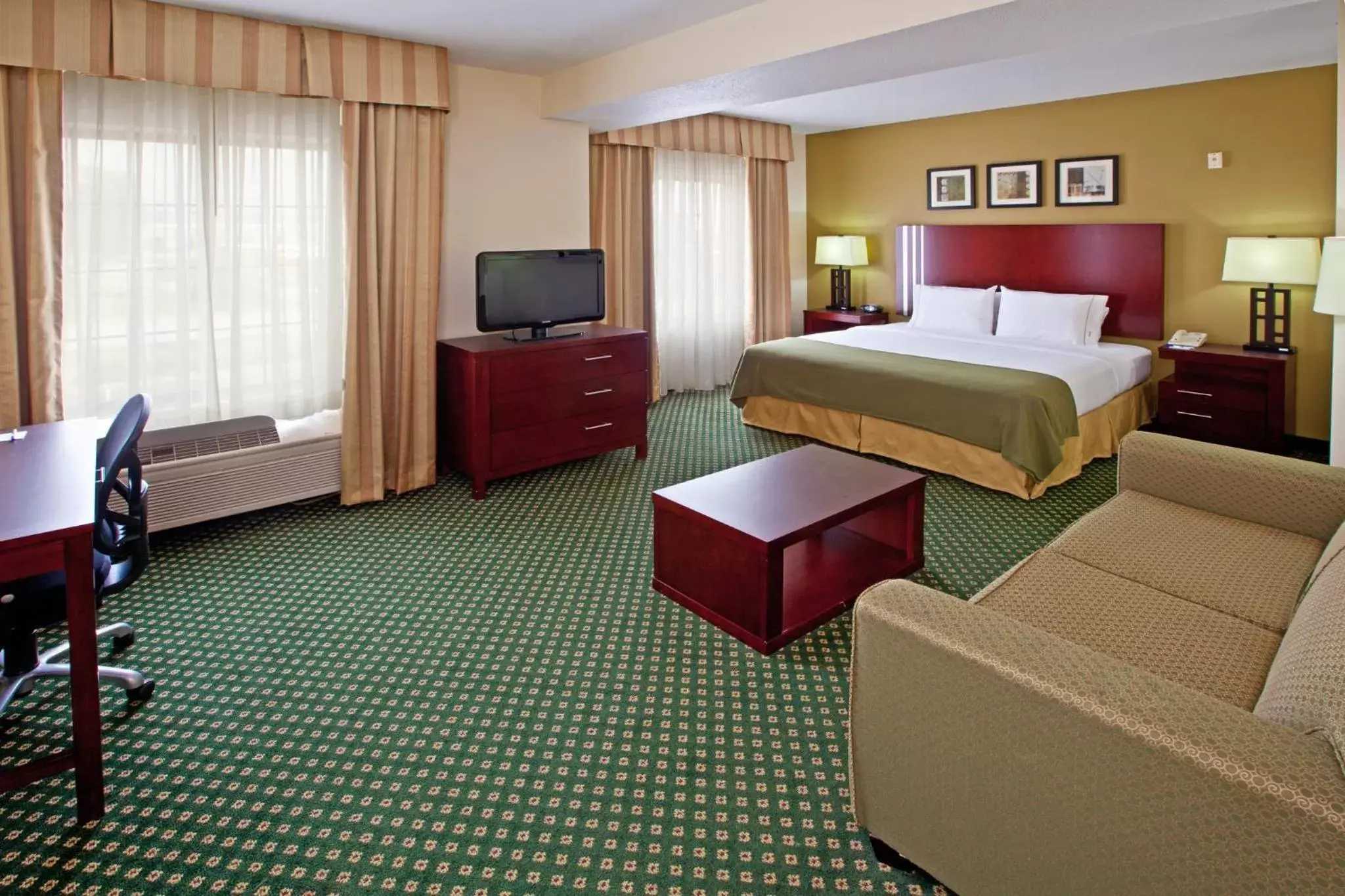 Photo of the whole room in Holiday Inn Express Hotel & Suites Indianapolis - East, an IHG Hotel