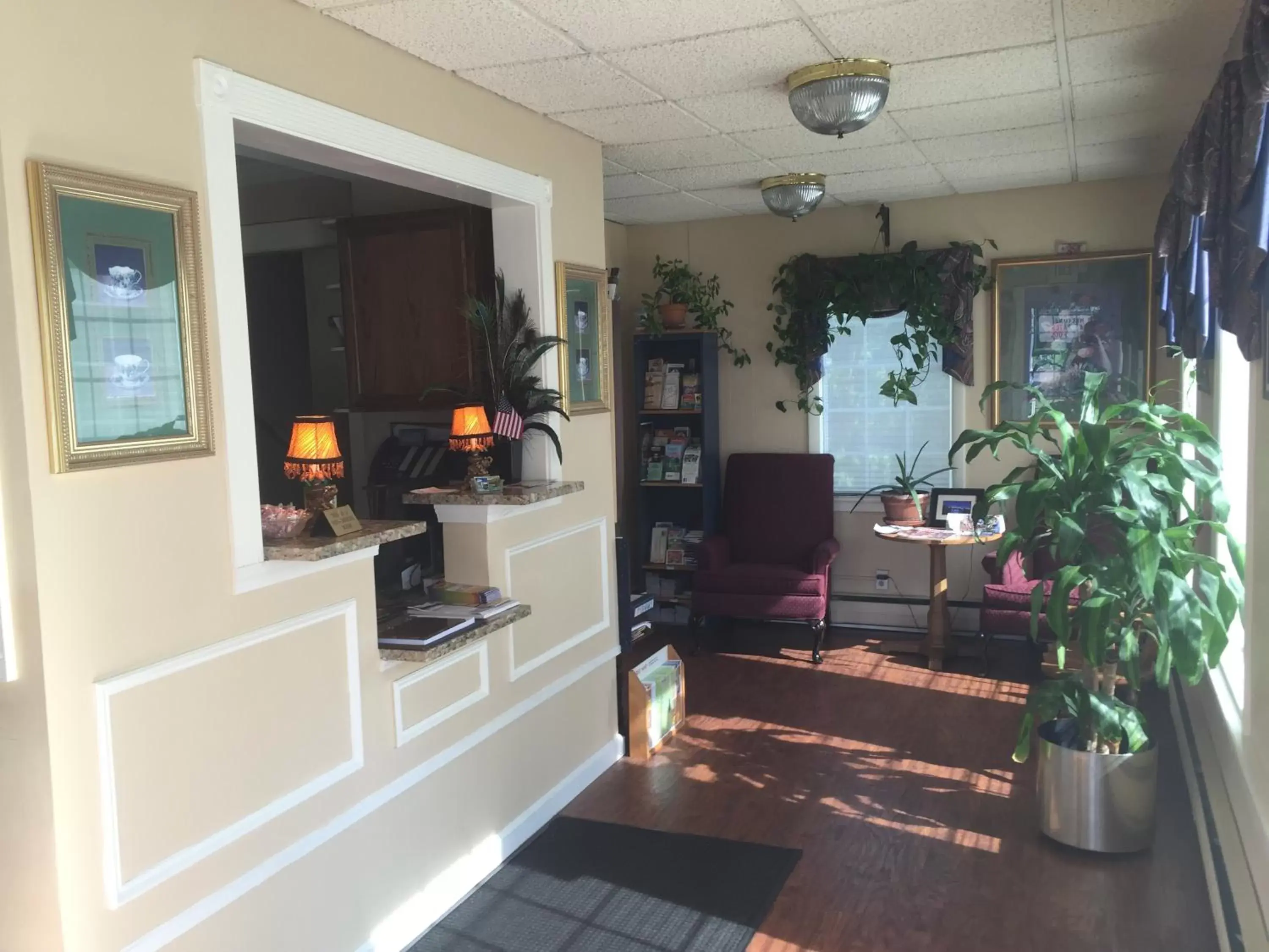Lobby or reception, TV/Entertainment Center in Briarcliff Motel