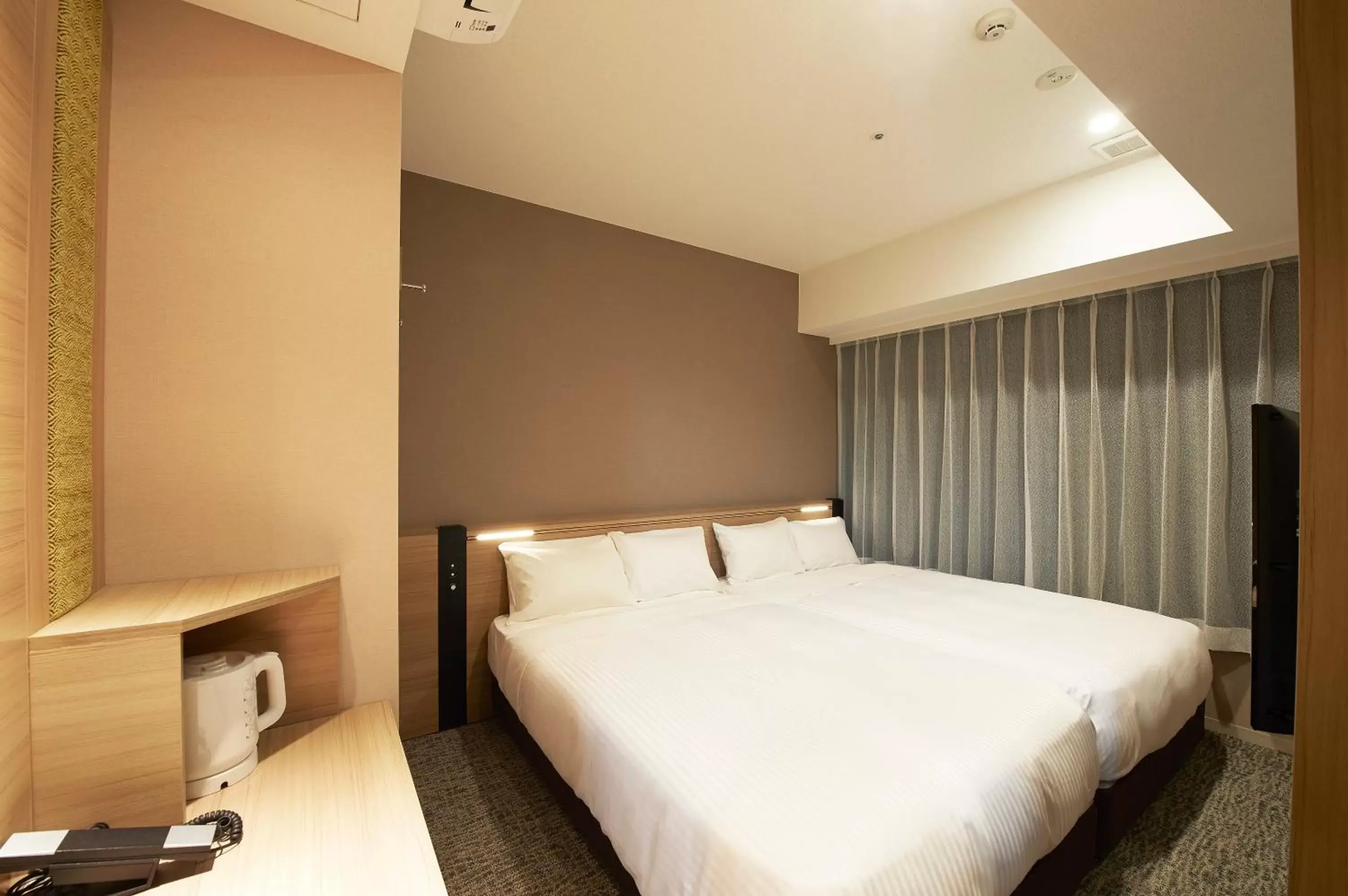 Photo of the whole room, Bed in Sotetsu Fresa Inn Tokyo Kanda Photo of the whole room, Bed in Sotetsu Fresa Inn Tokyo Kanda