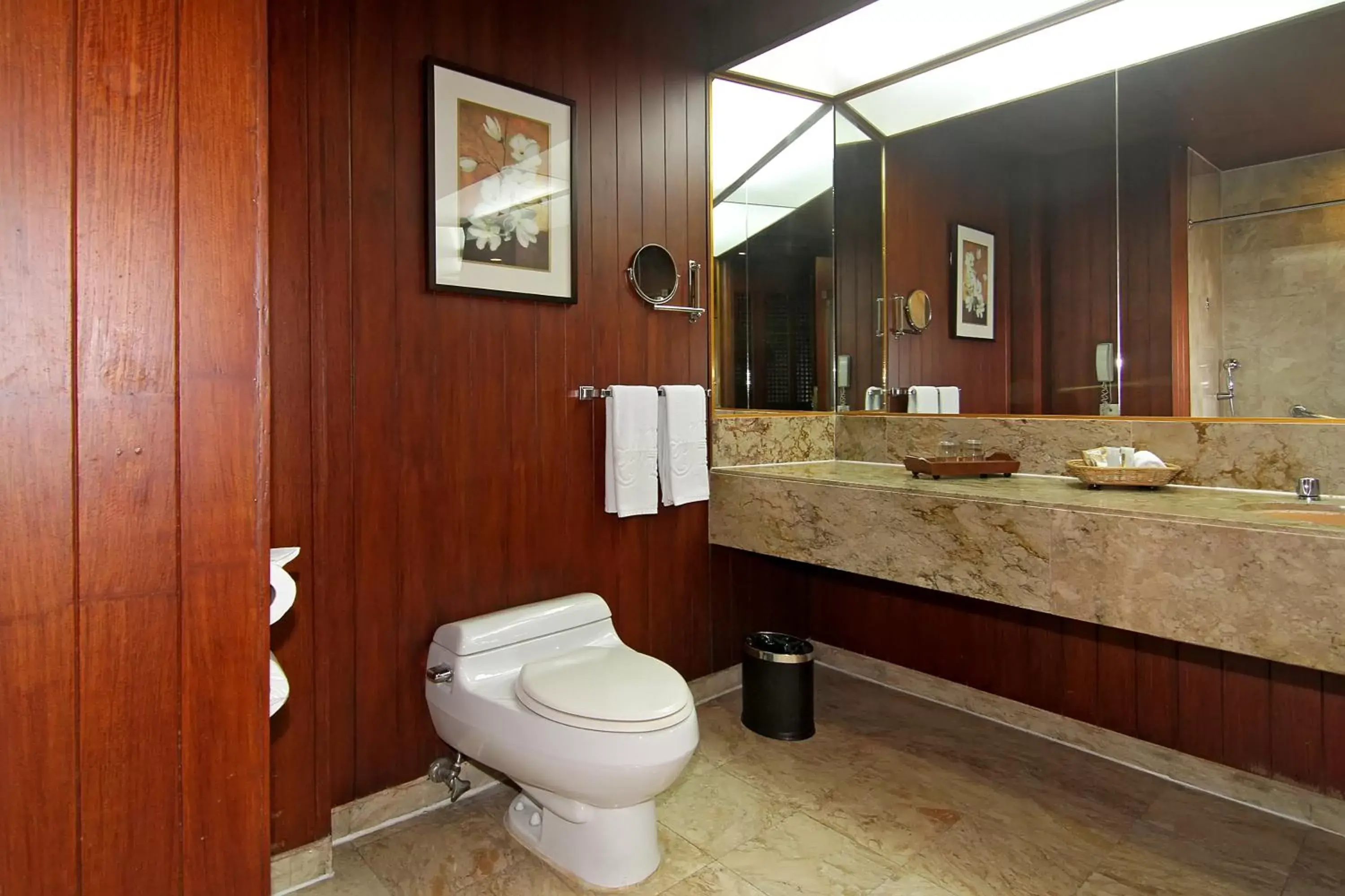 Toilet, Bathroom in The Manila Hotel