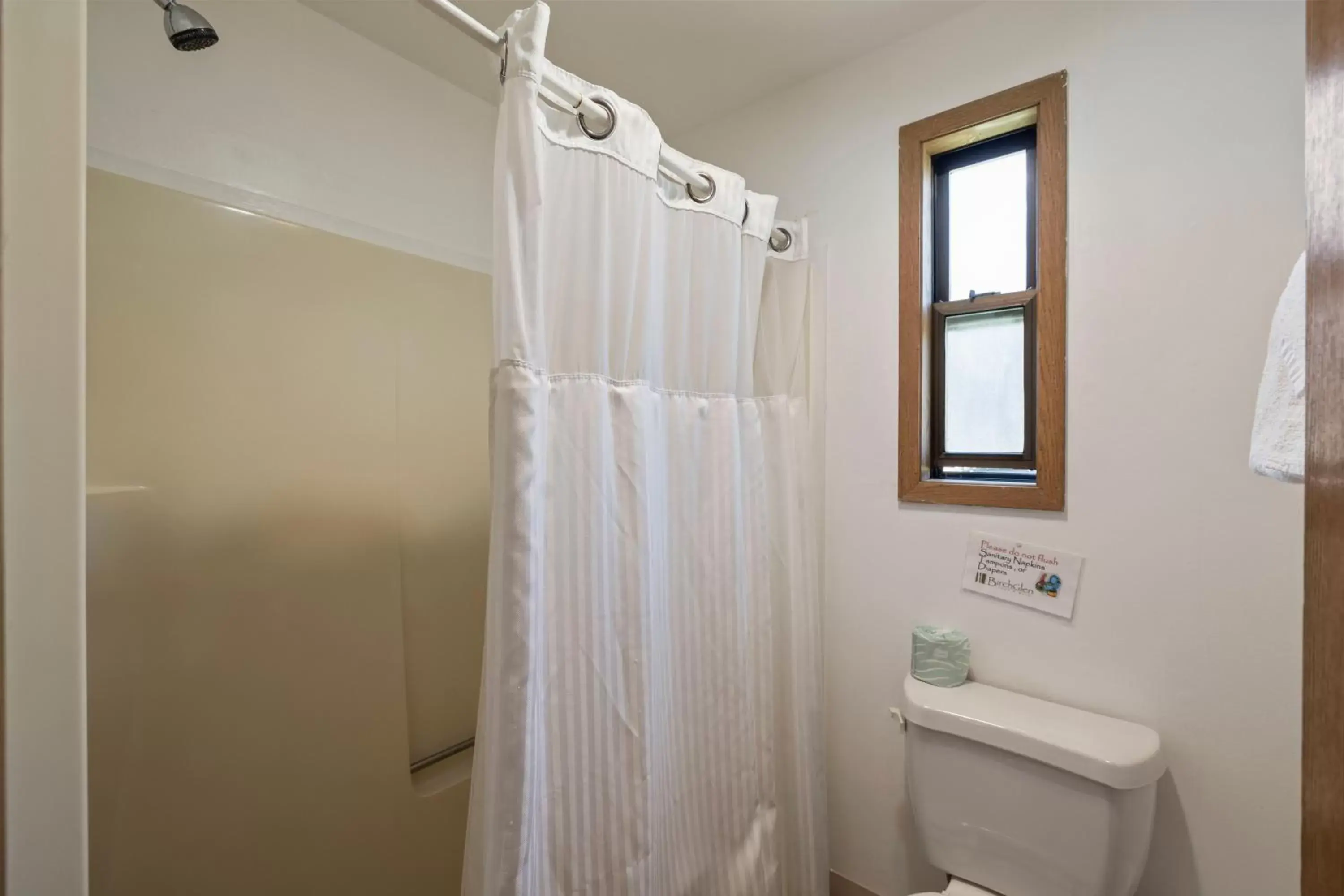 Bathroom in Birch Glen Lodge