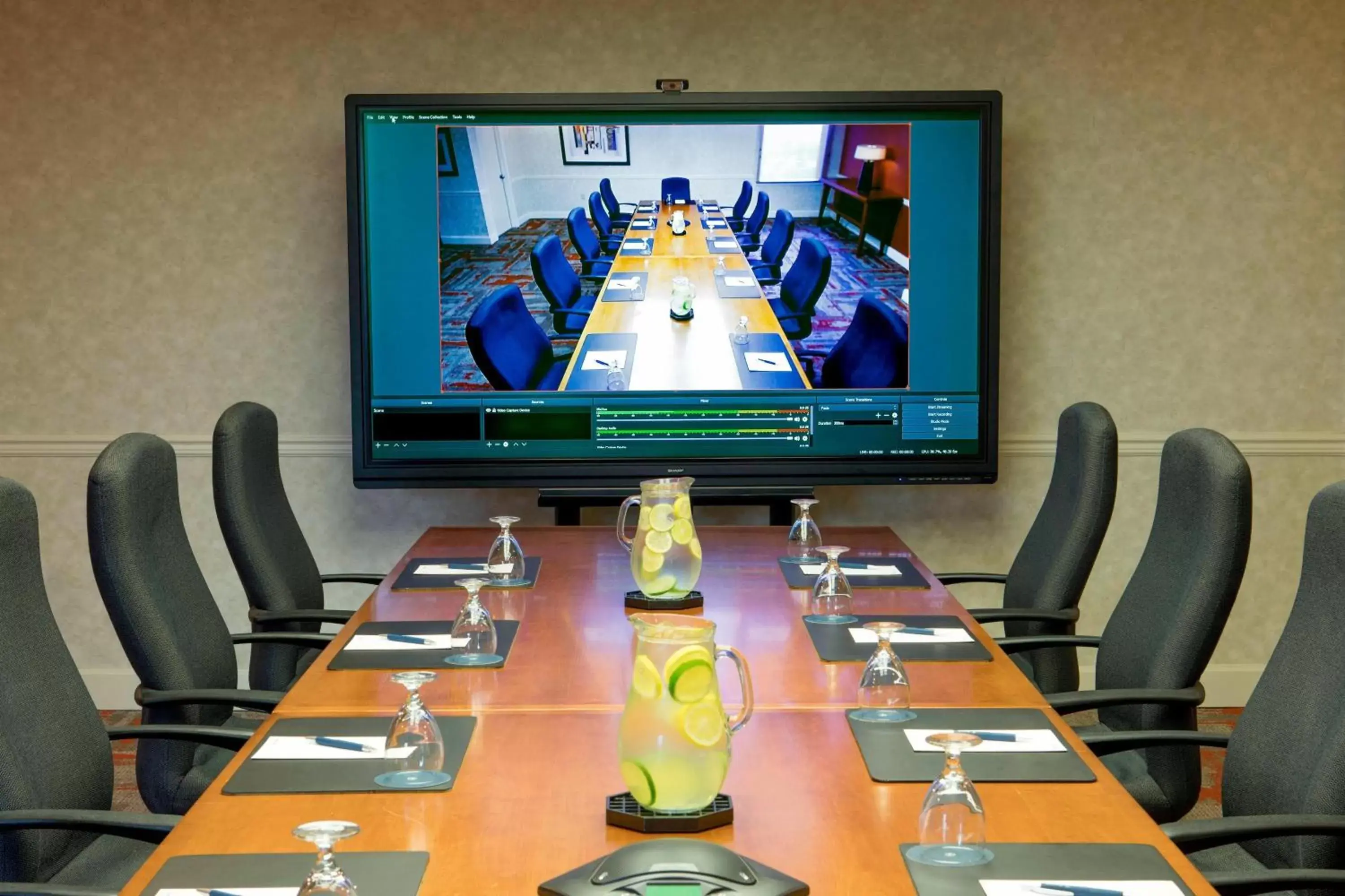 Meeting/conference room, TV/Entertainment Center in Sheraton Sand Key Resort