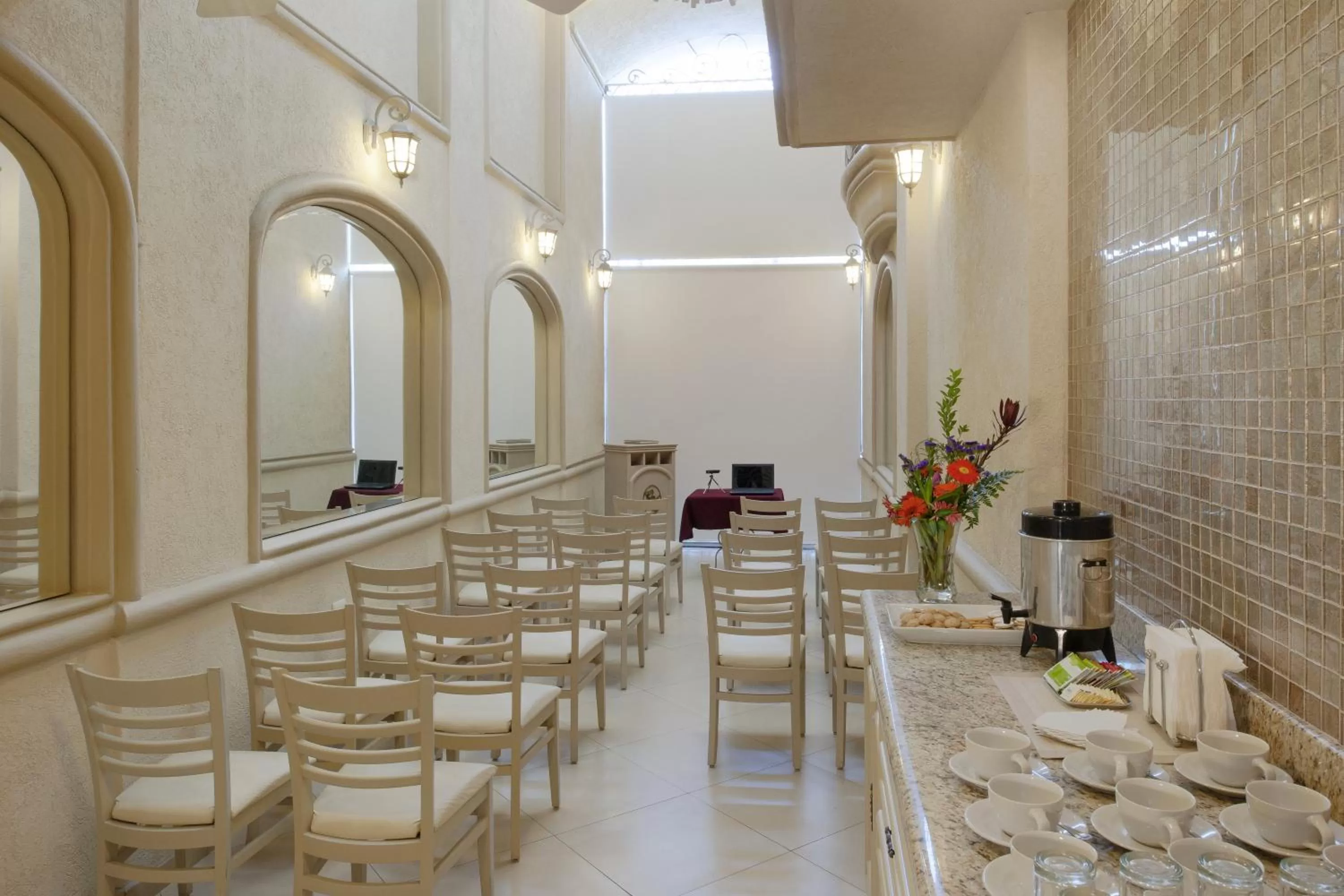 Meeting/conference room in Hotel & Suites Quinta Magna