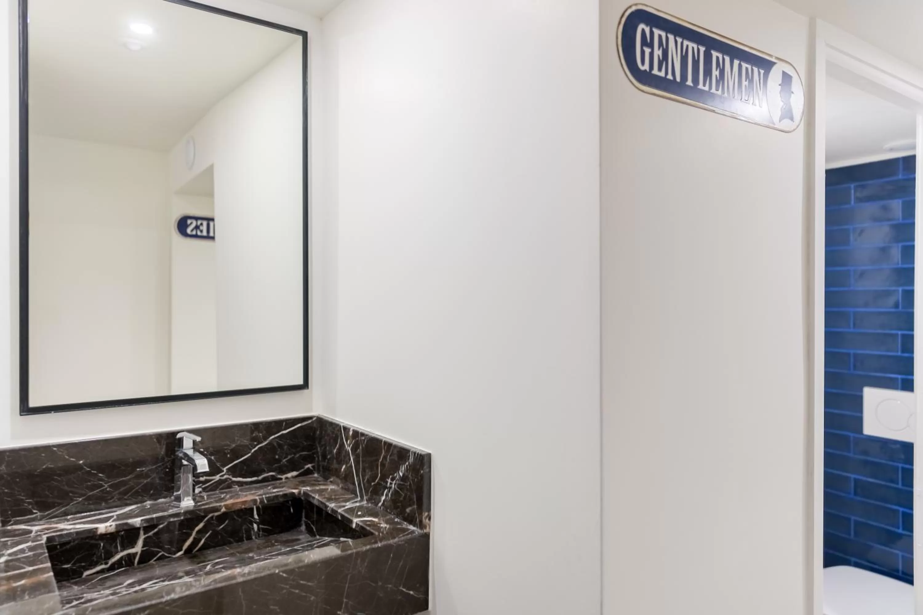 Toilet in Hotel Bridget