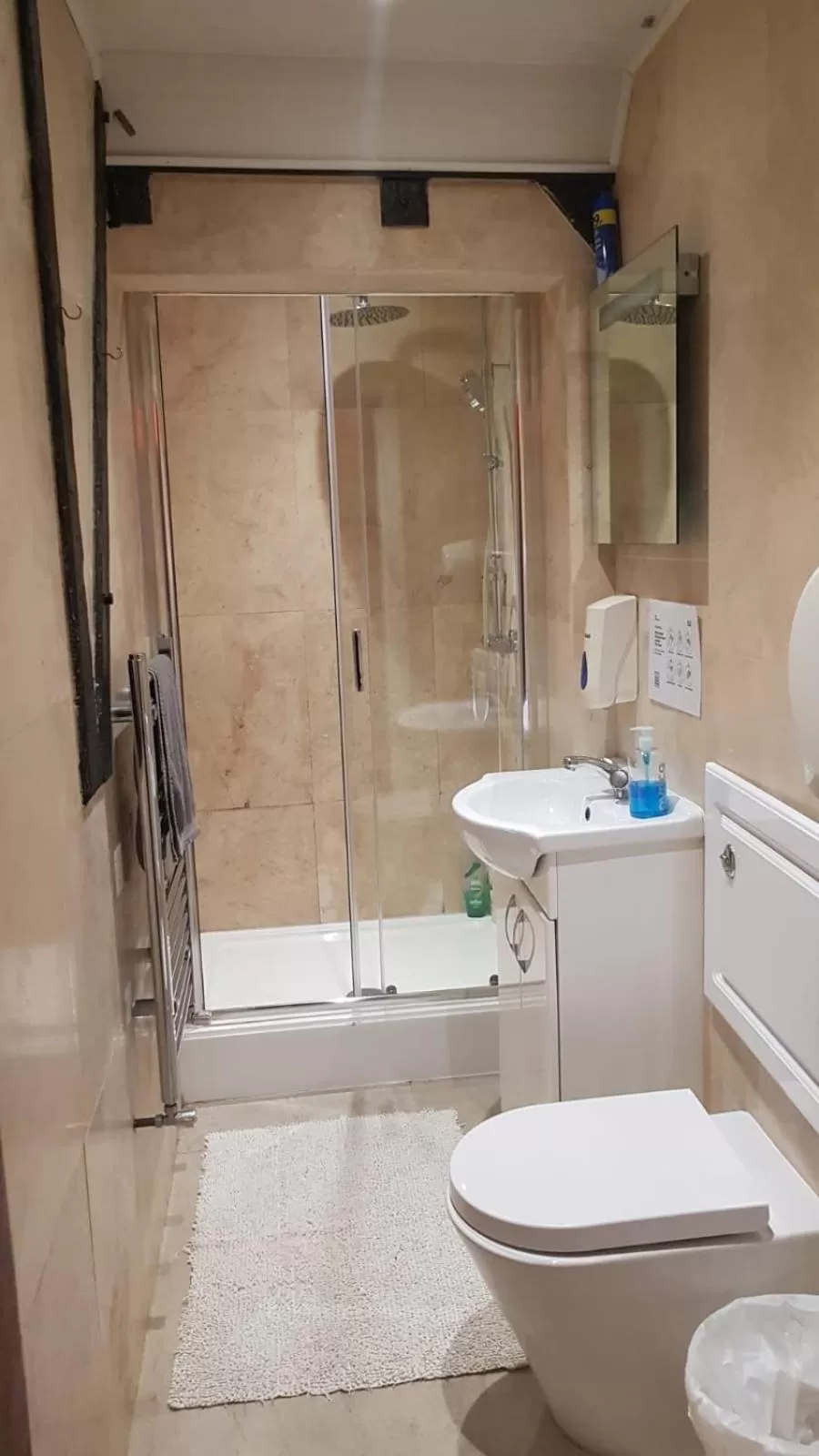 Bathroom in Hour Glass Hotel