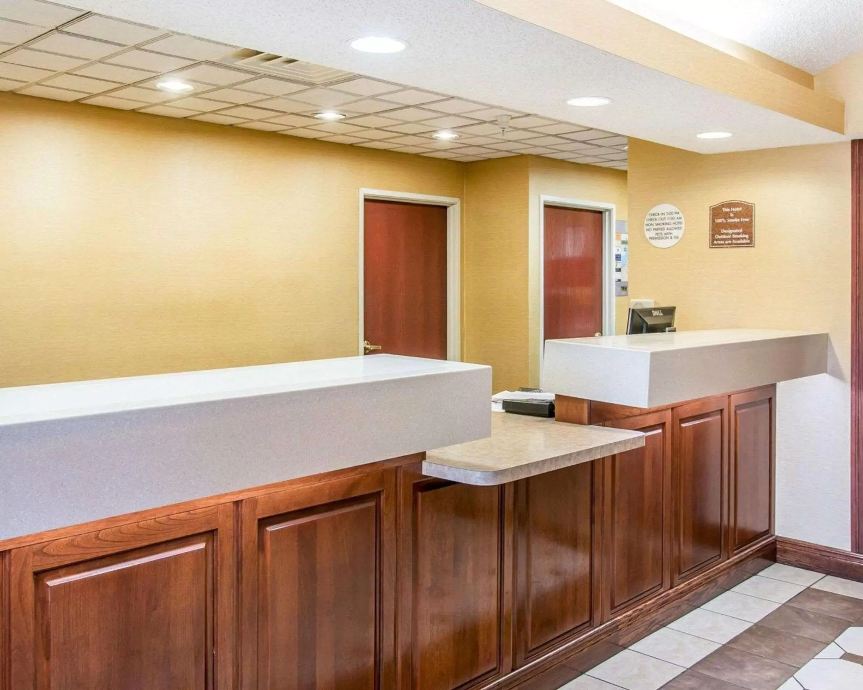 Lobby or reception in Quality Inn & Suites Niles Lobby or reception in Quality Inn & Suites Niles