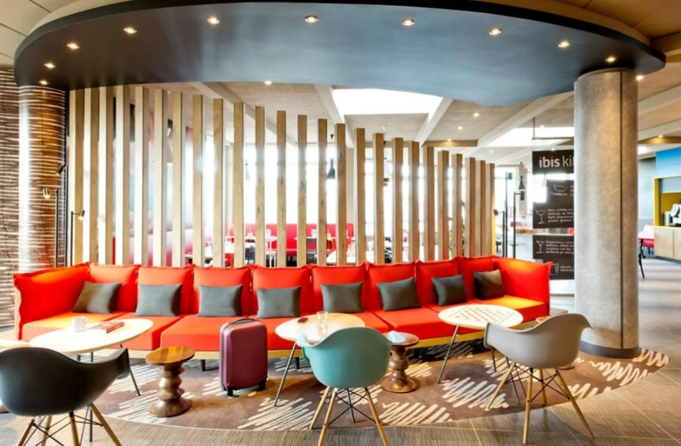 Lobby or reception in Ibis Warszawa Ostrobramska