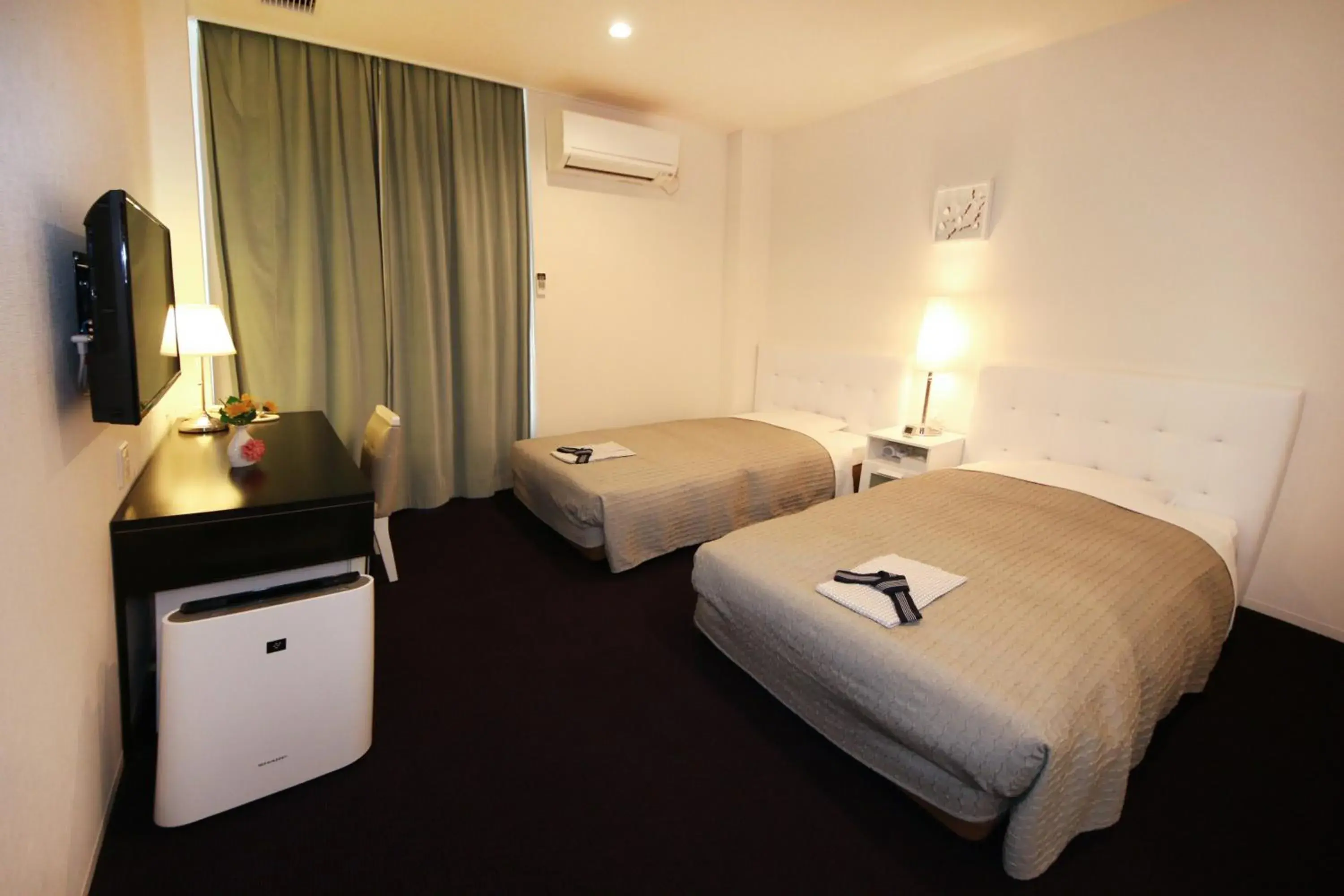 Photo of the whole room, Bed in Hotel Kazusa