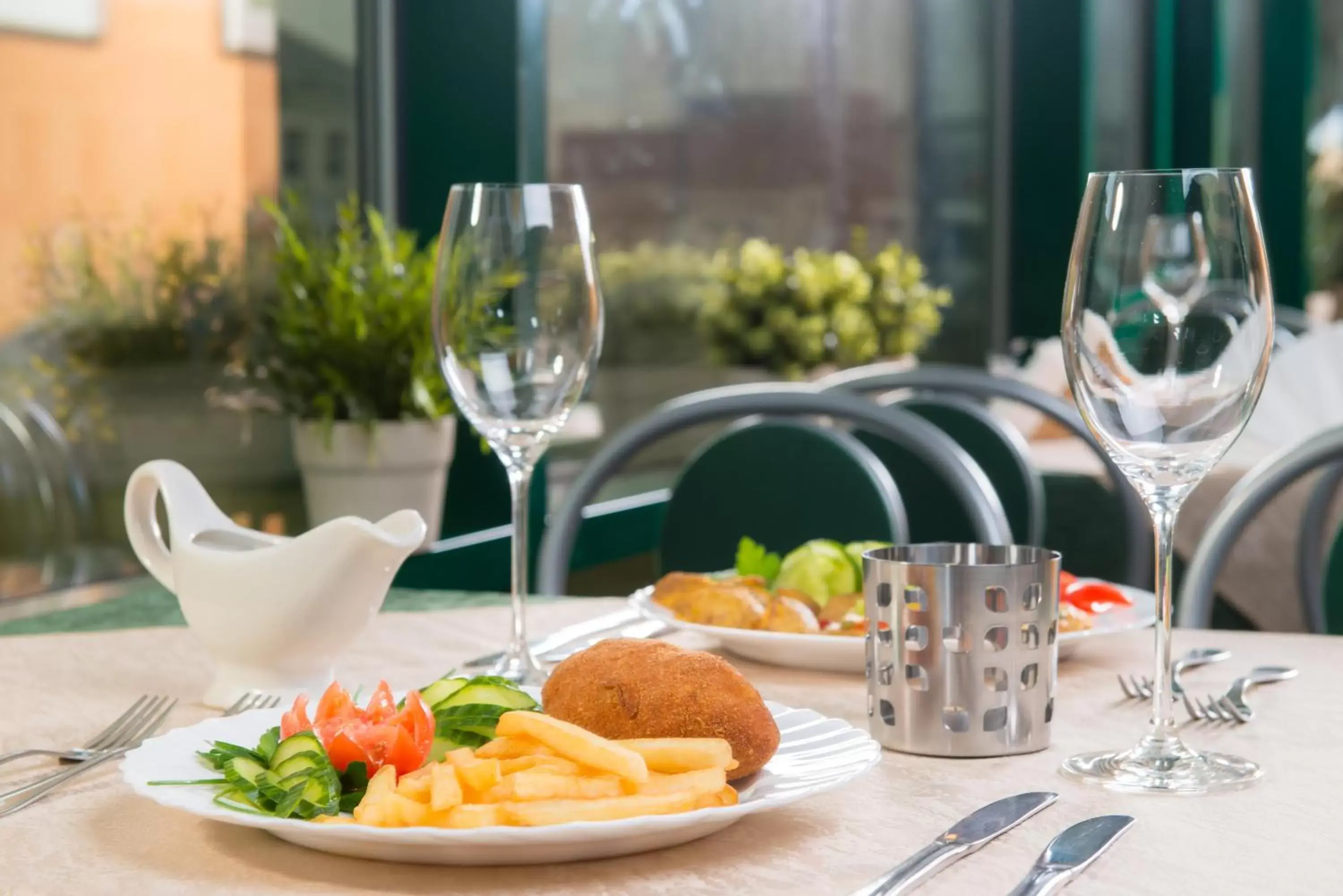 Restaurant/places to eat in Hotel Zemaites Restaurant/places to eat in Hotel Zemaites