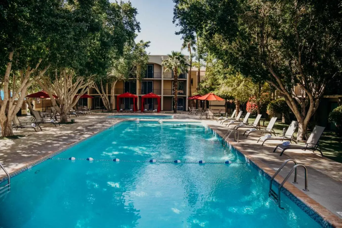 Swimming Pool in Hotel Araiza Mexicali