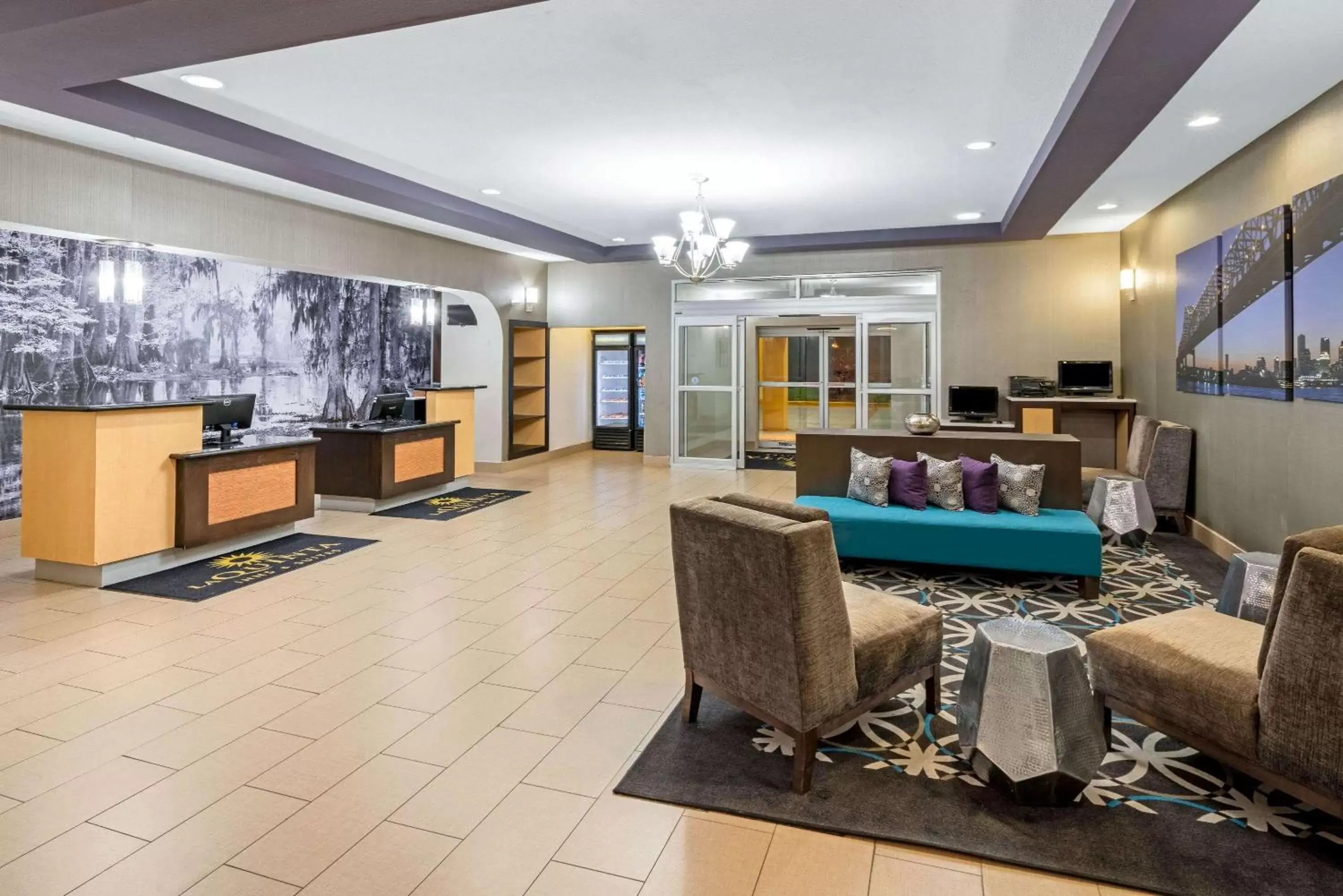 Lobby or reception, Seating Area in La Quinta by Wyndham Houma