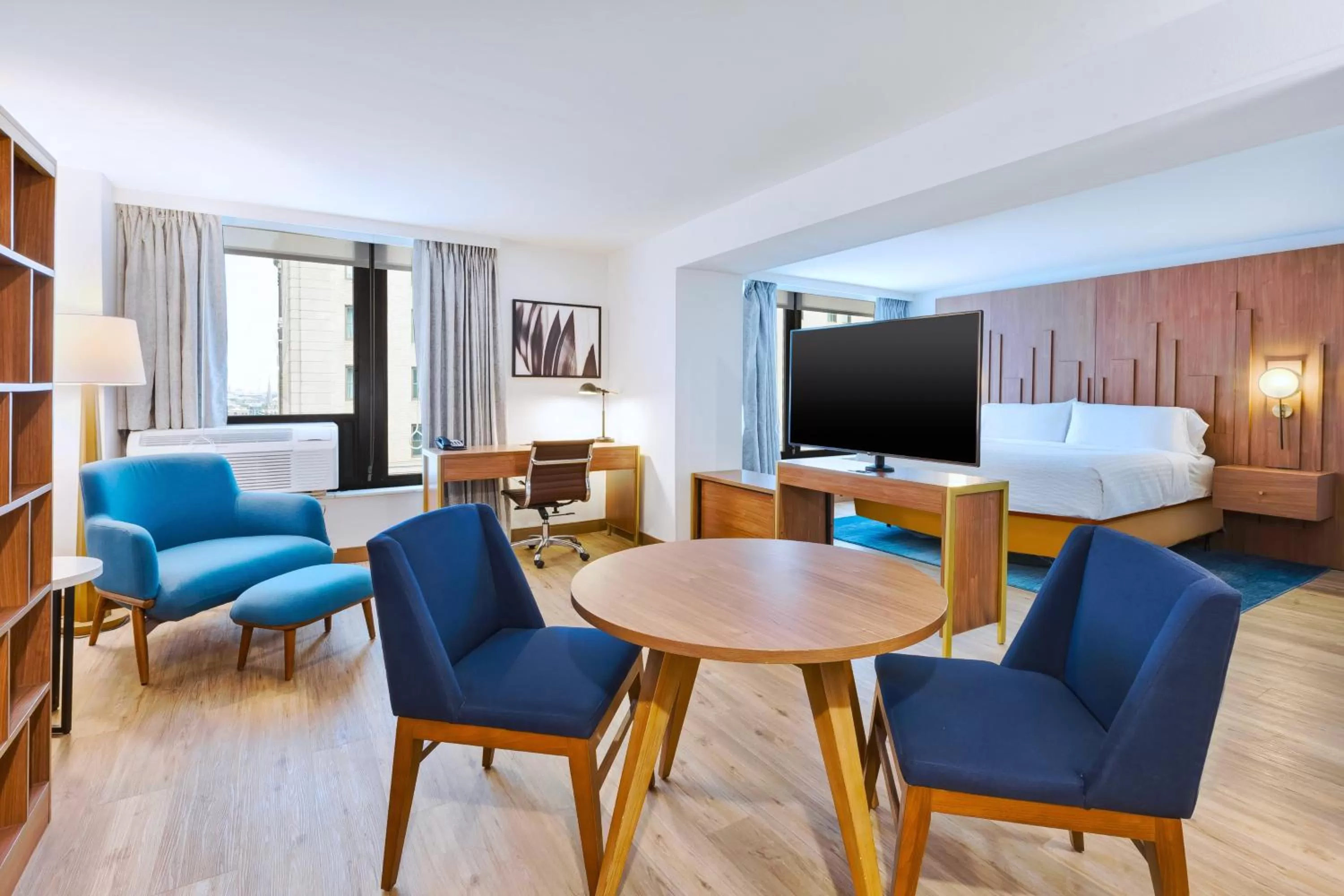 Photo of the whole room in Hotel Indigo Detroit Downtown by IHG