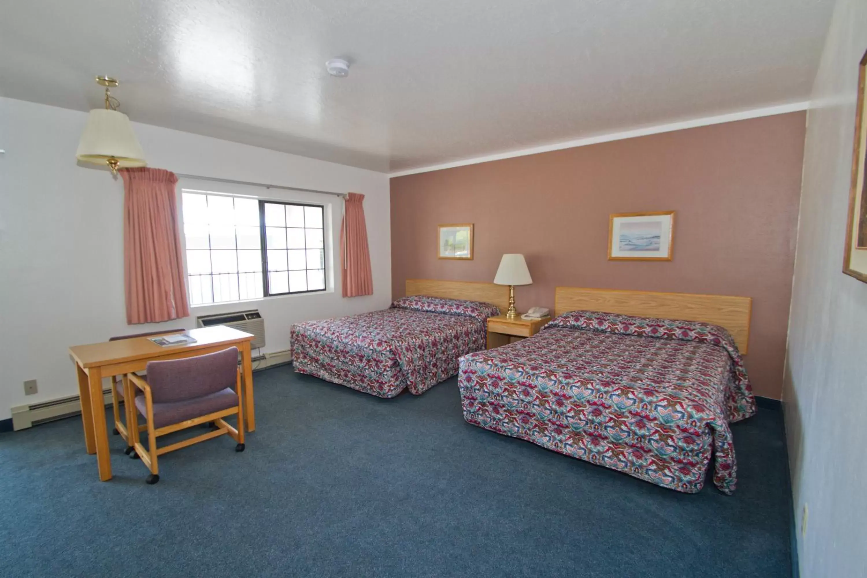 Photo of the whole room, Bed in Brooks St. Motor Inn