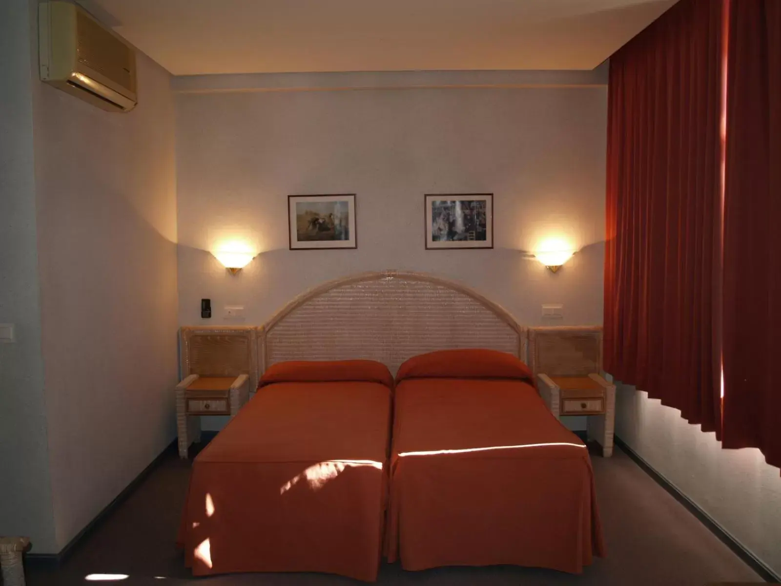 Photo of the whole room, Bed in Hotel San Jorge