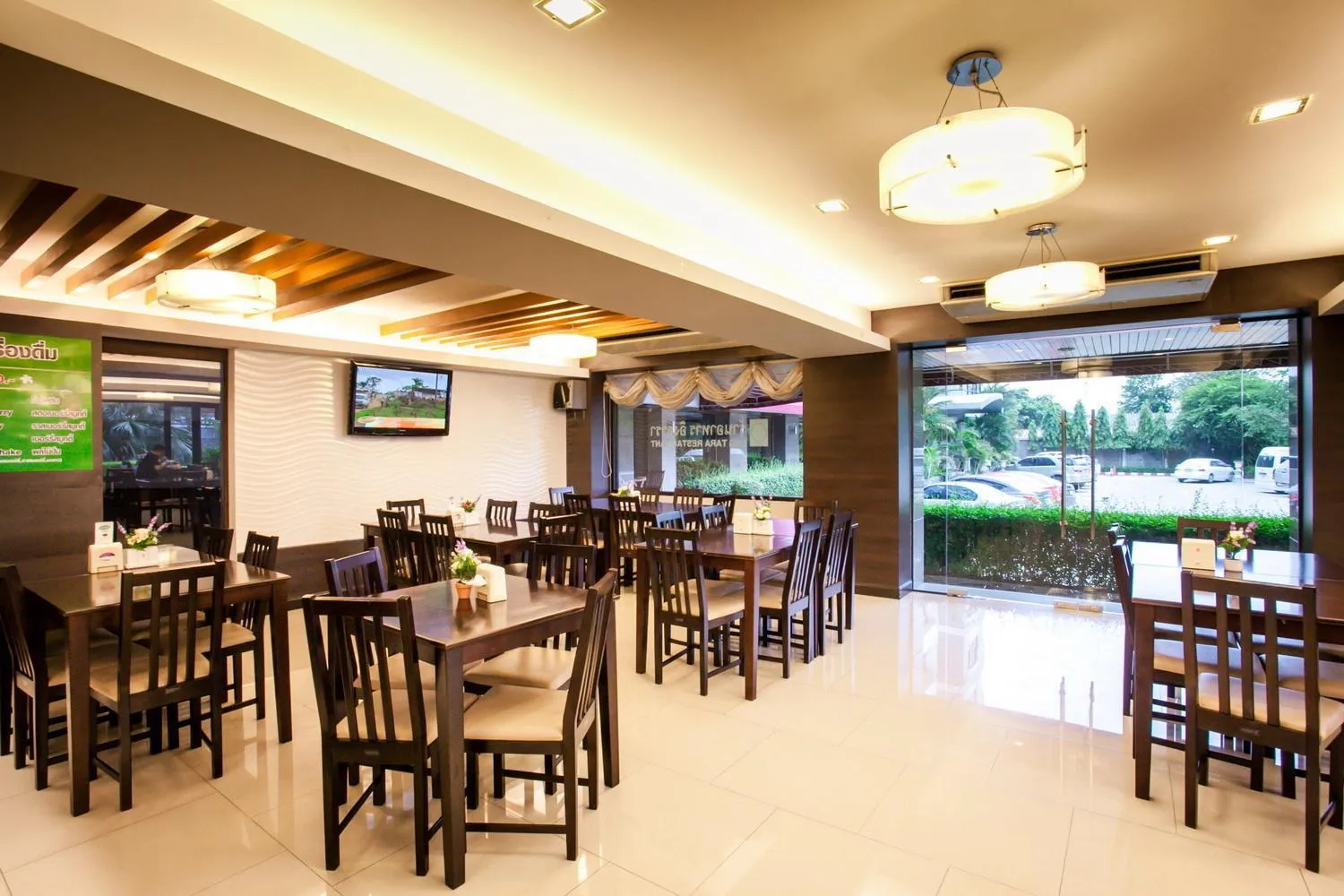 Restaurant/places to eat in Grand Tara Garden Thai Hotel