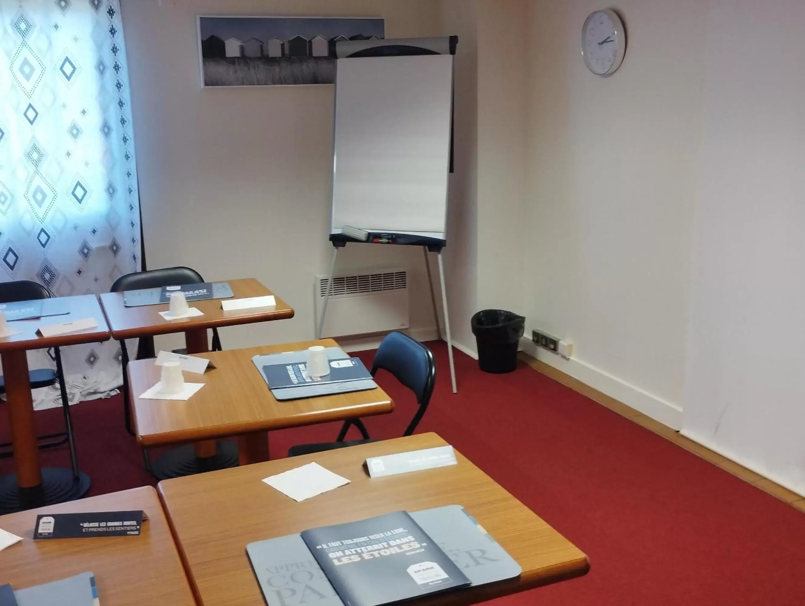 Meeting/conference room in Kyriad Montargis Amilly