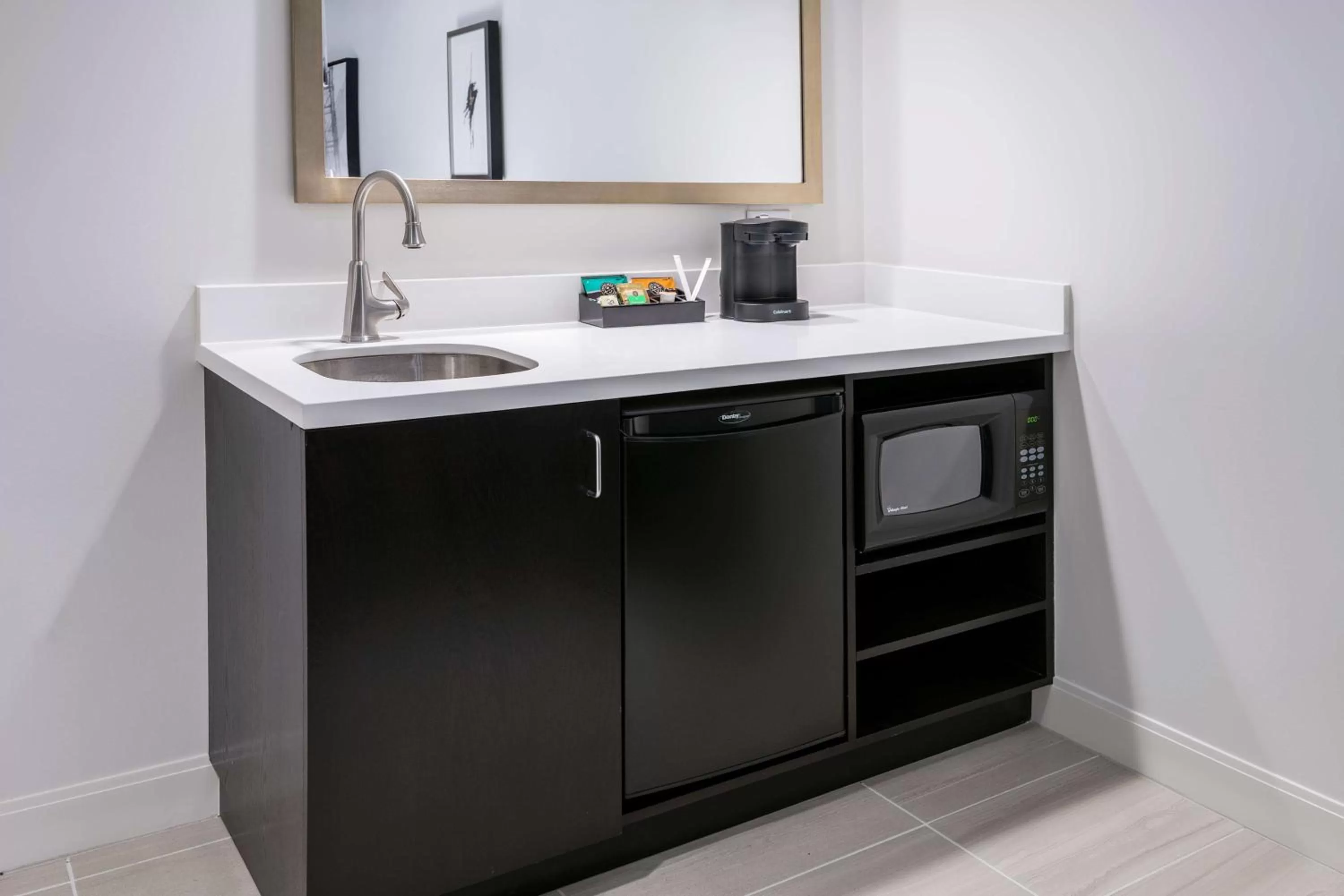 Kitchen or kitchenette in Embassy Suites by Hilton Houston West - Katy