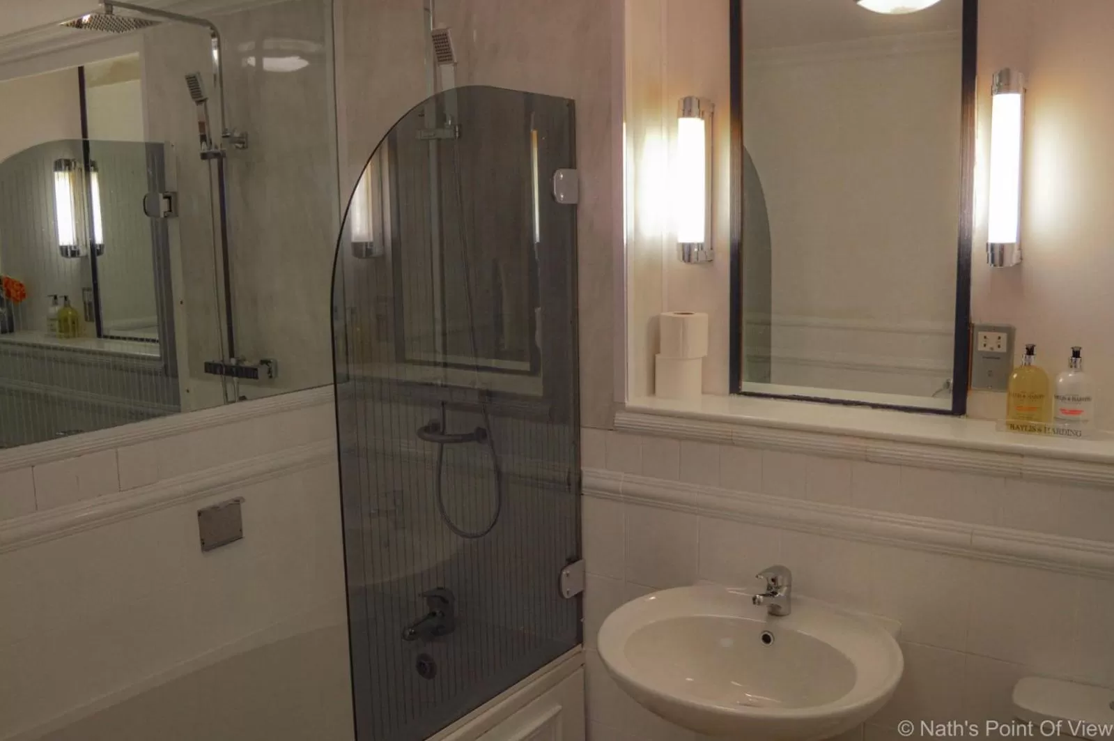 Bathroom in Redstones