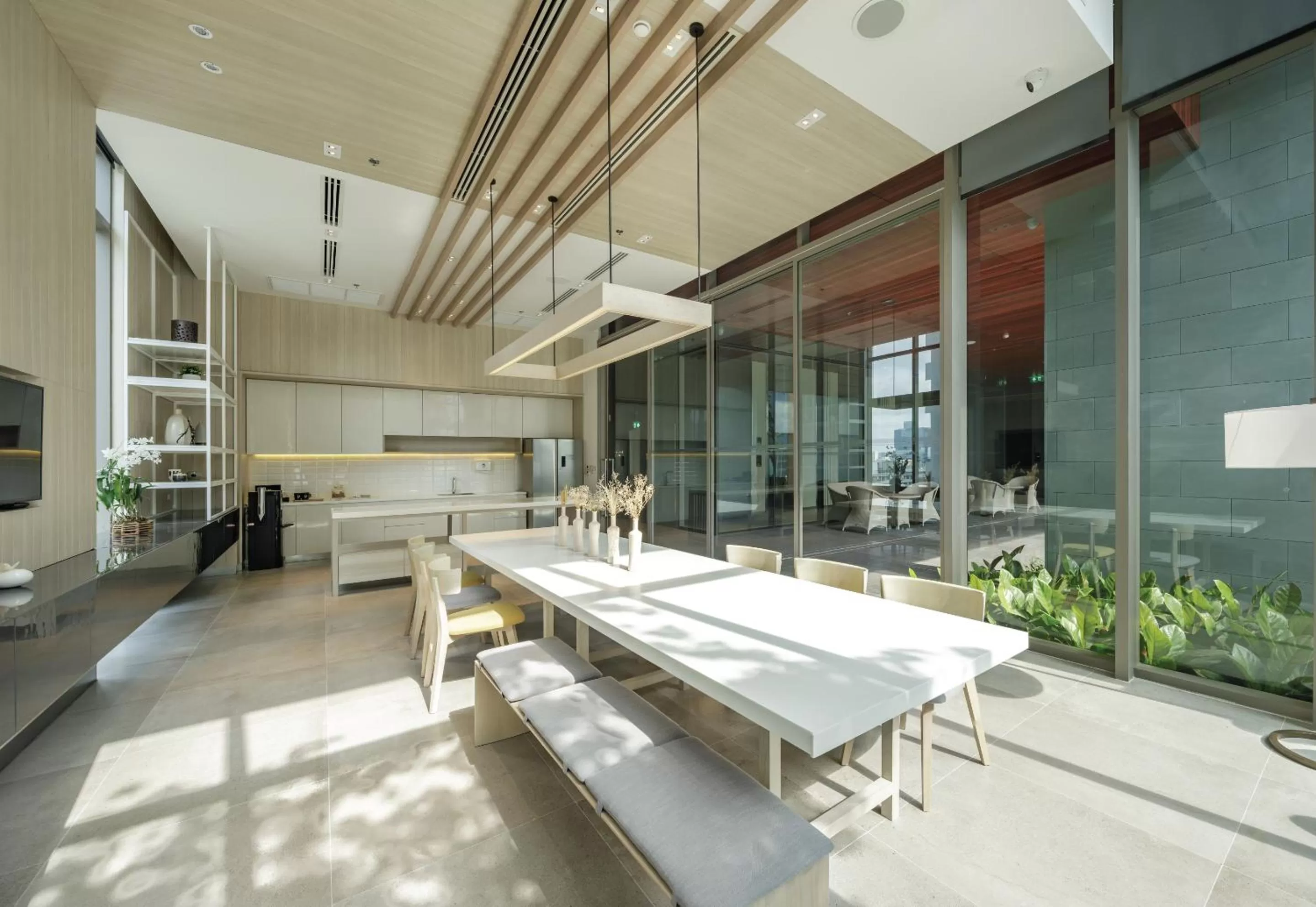 Lounge or bar in Oakwood Suites Bangkok