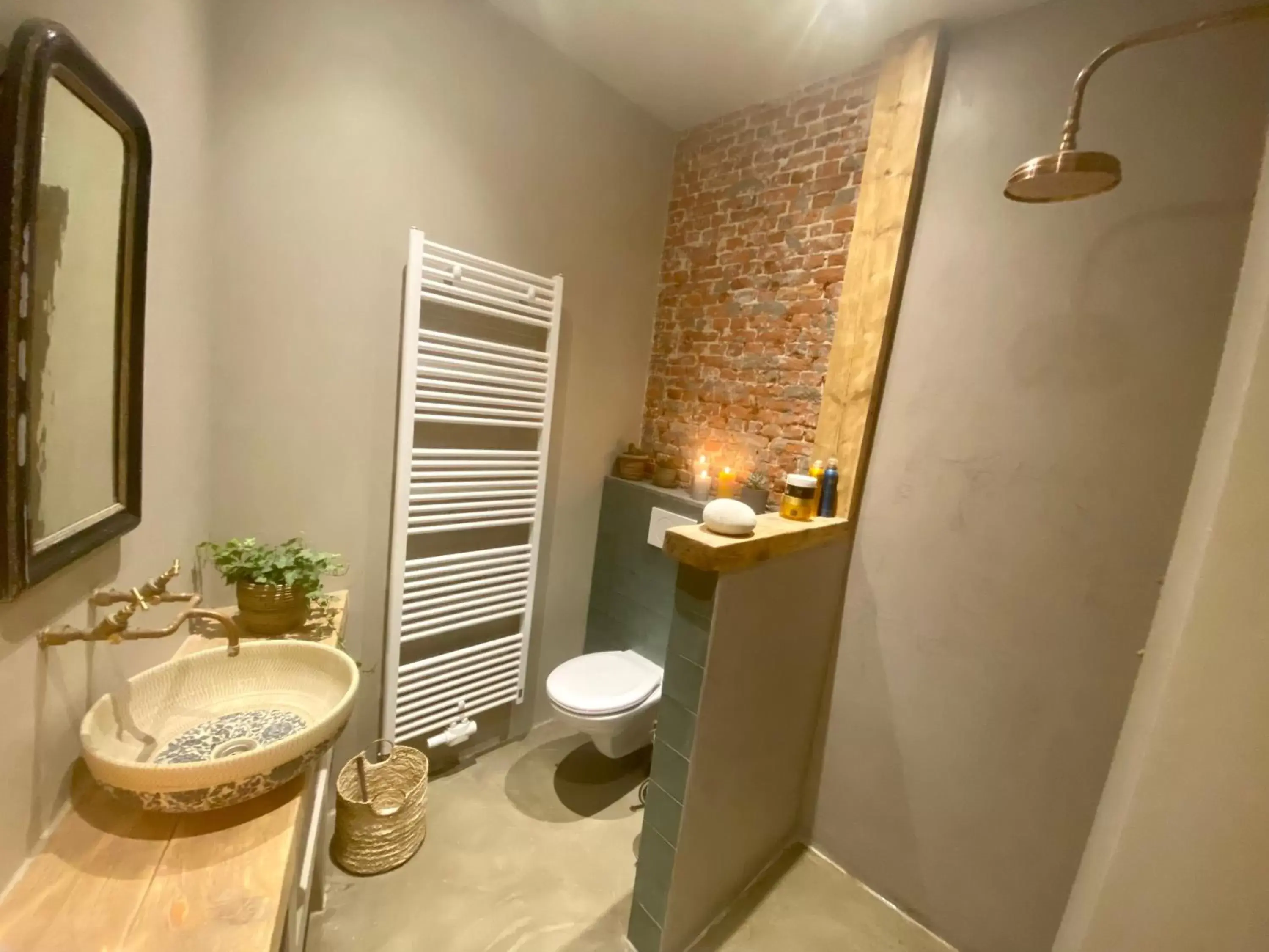 Bathroom in Tiny Beachhouse