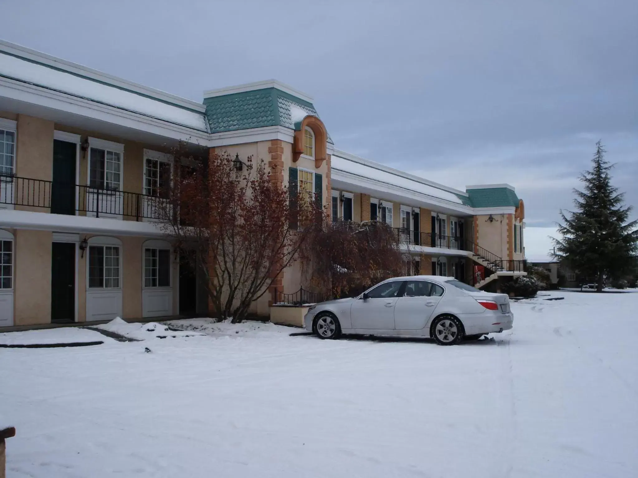 Property building, Winter in Sequim West Inn