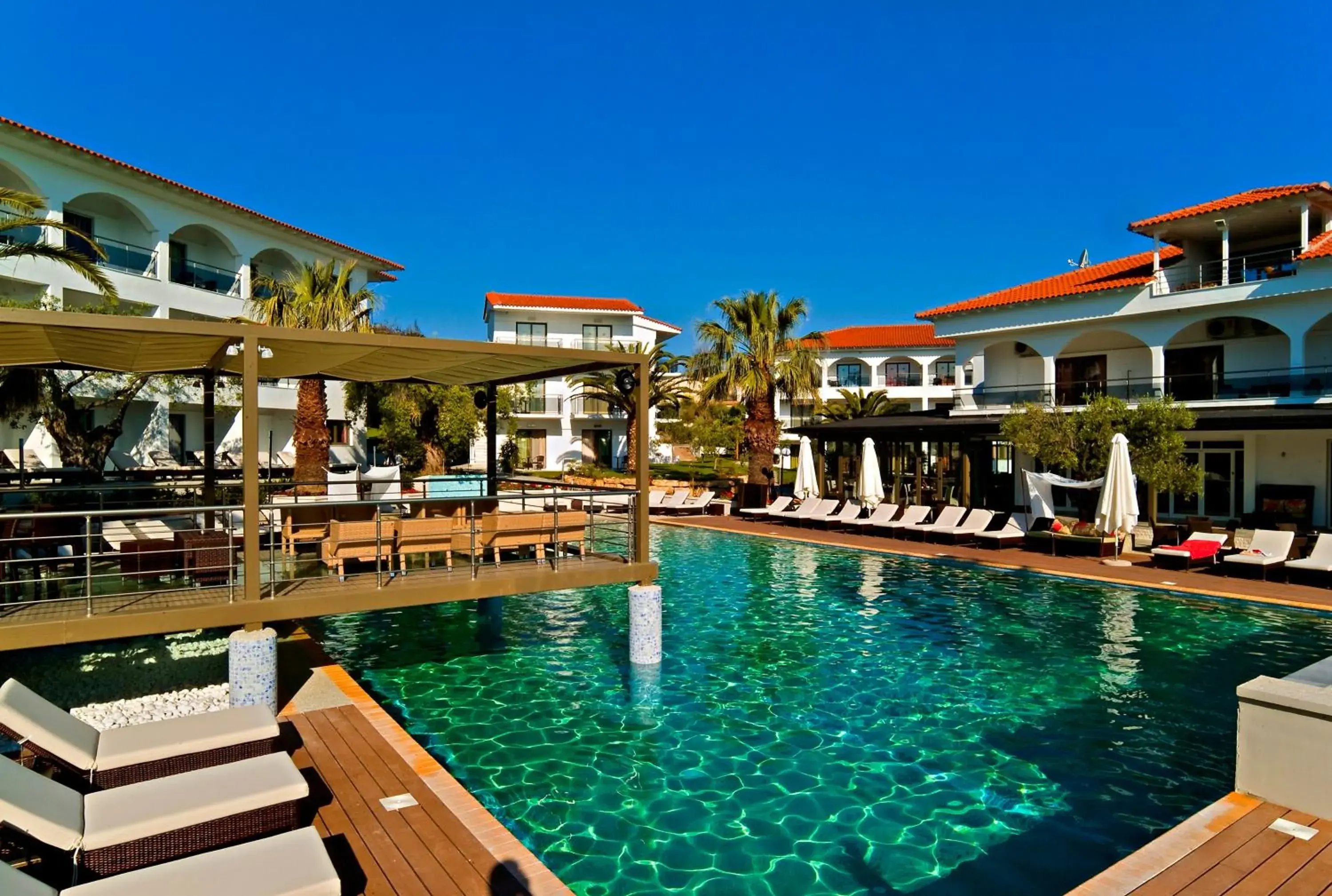 Balcony/Terrace, Swimming Pool in Flegra Palace