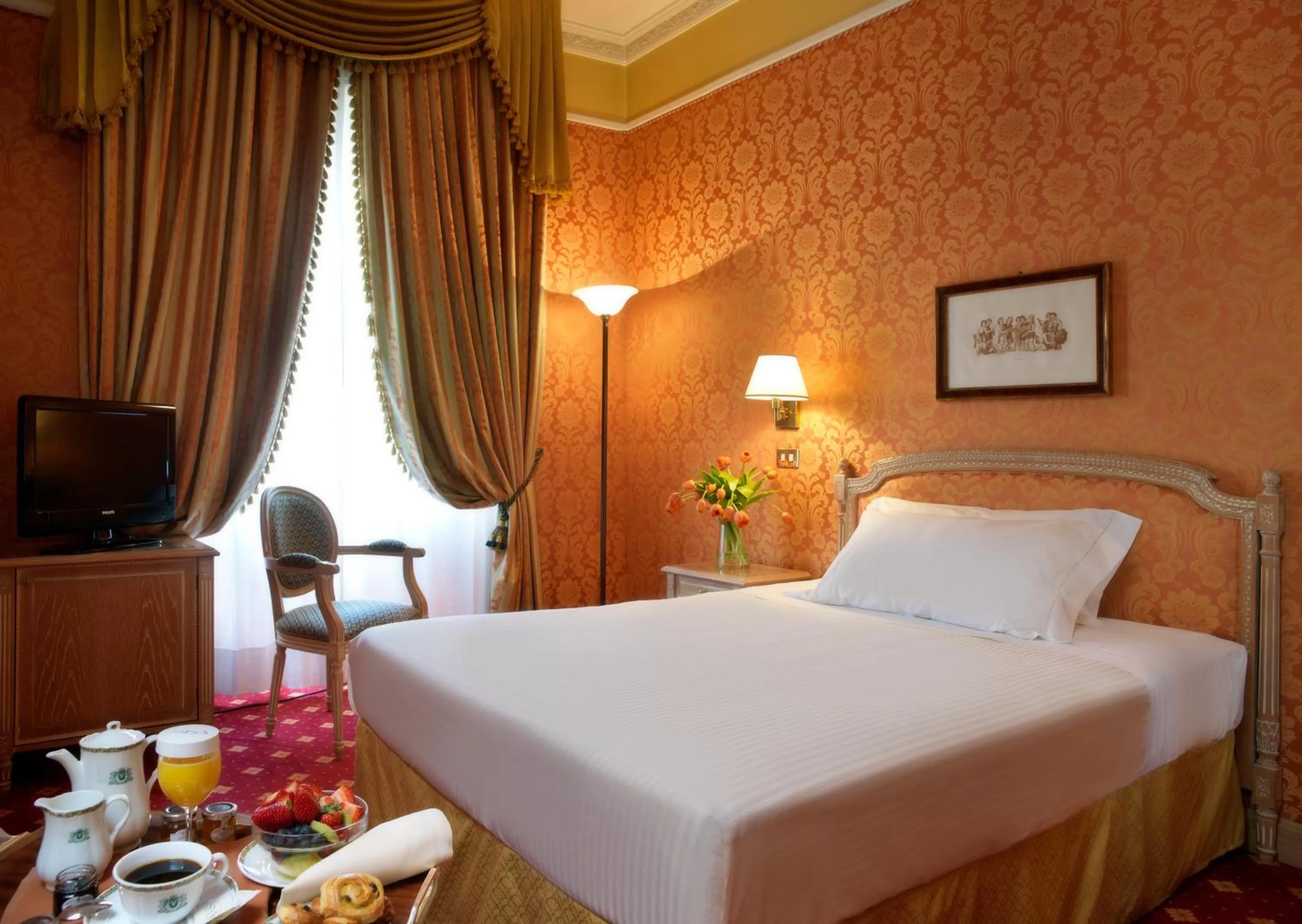 Bed in Sina De La Ville