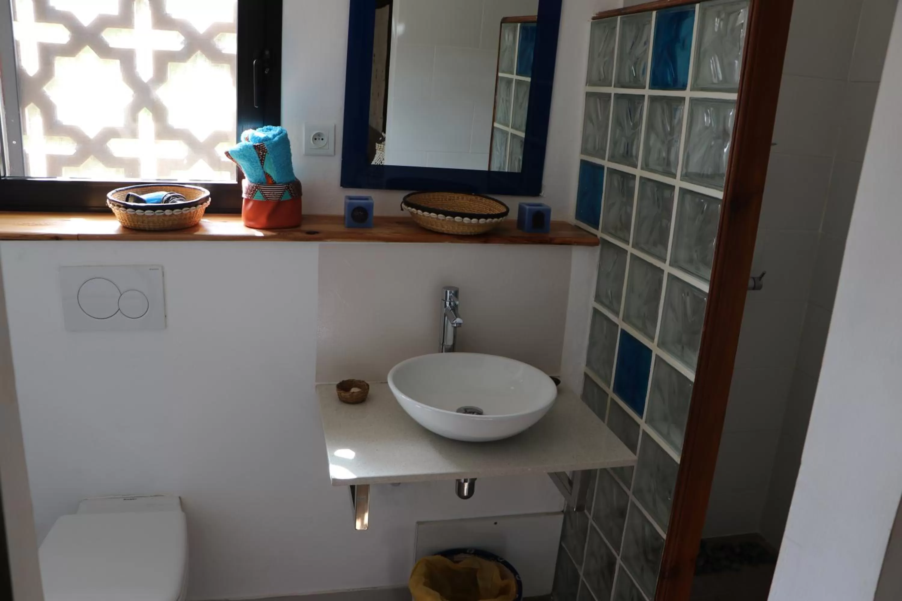 Bathroom in Nyéléni maison sahel