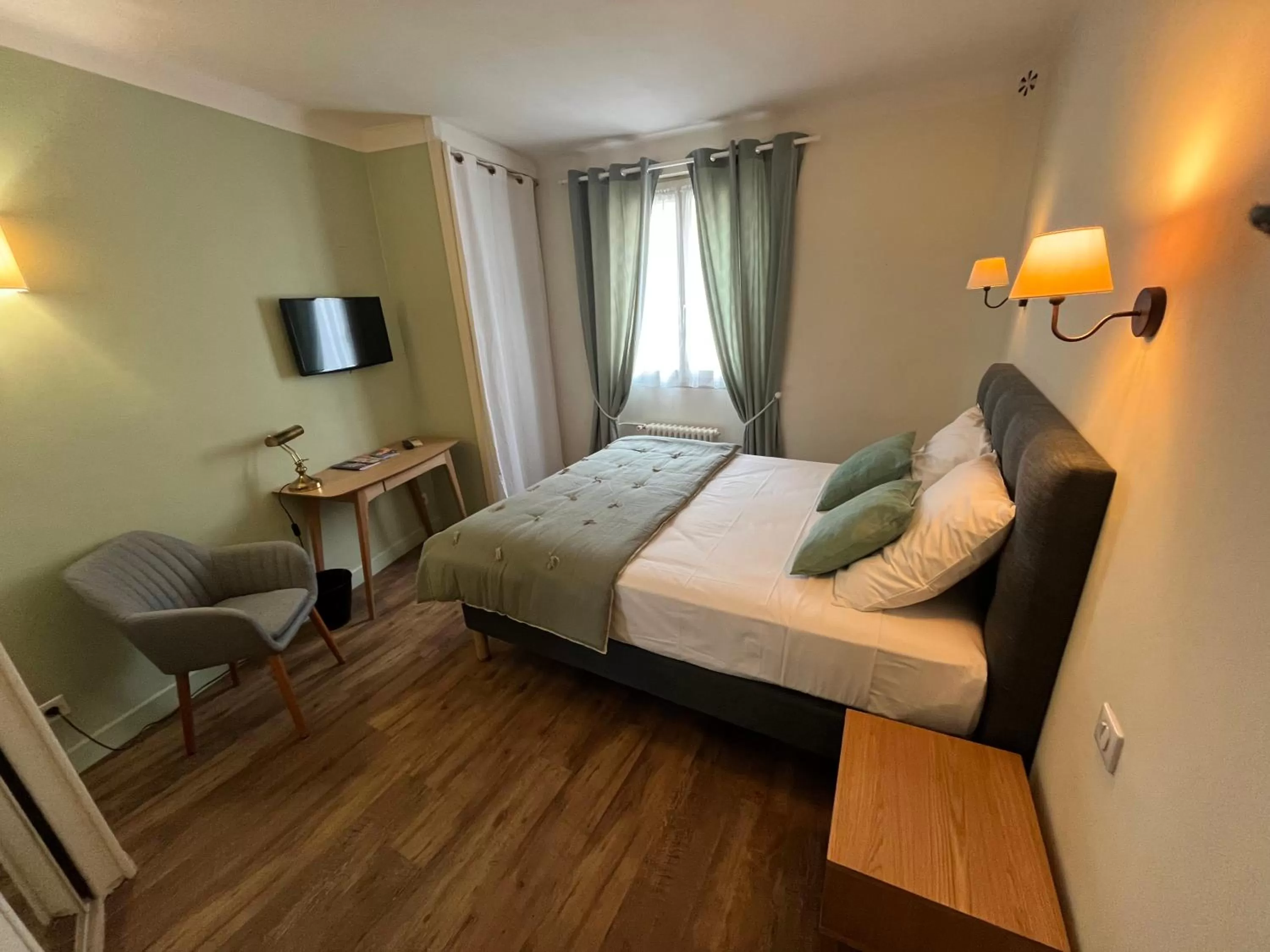 Photo of the whole room, Bed in Le Clos d'Orange - Hotel & ville de Provence