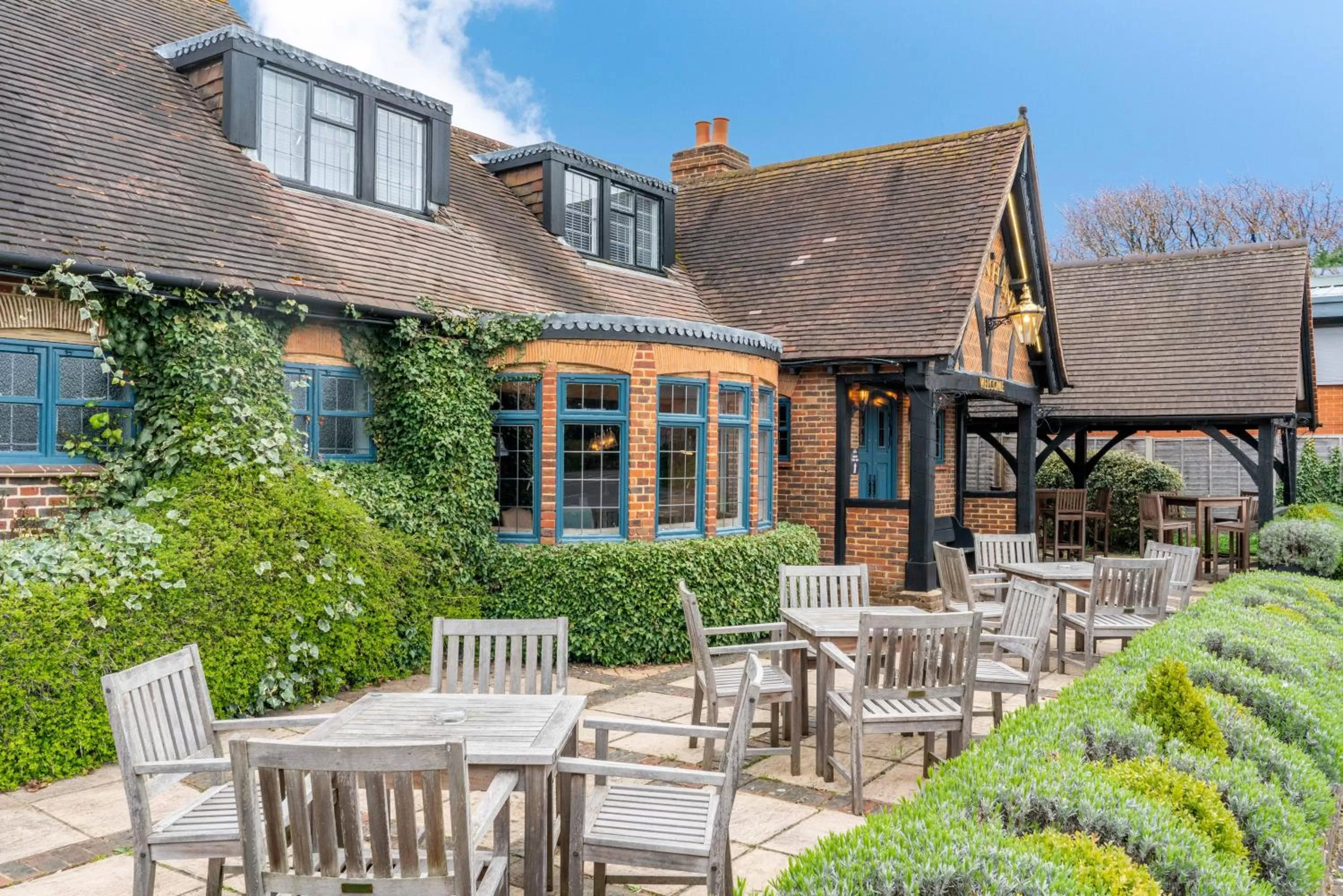 Facade/entrance in The Bird In Hand