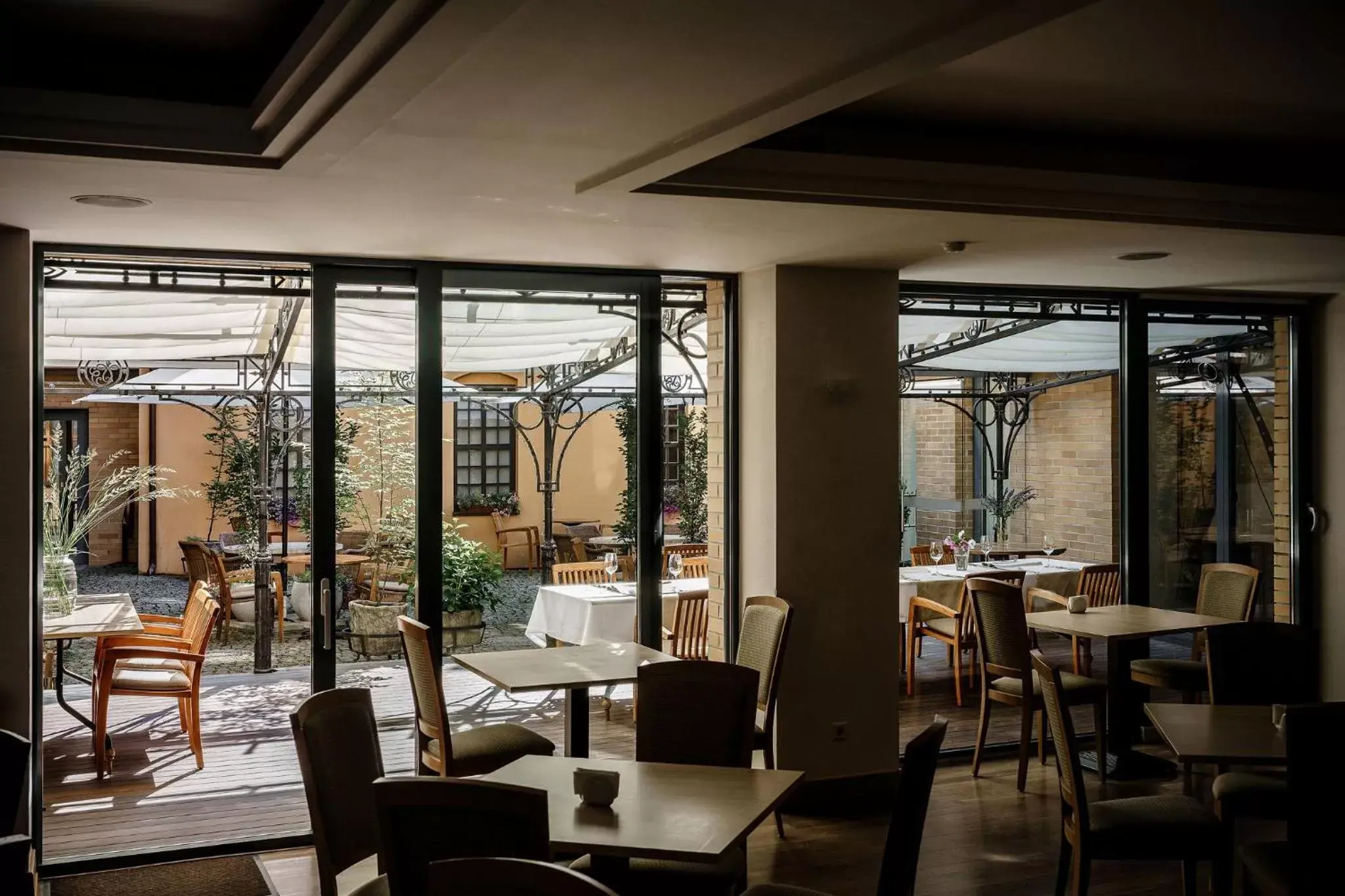 Restaurant/places to eat in Euterpe Hotel Restaurant/places to eat in Euterpe Hotel