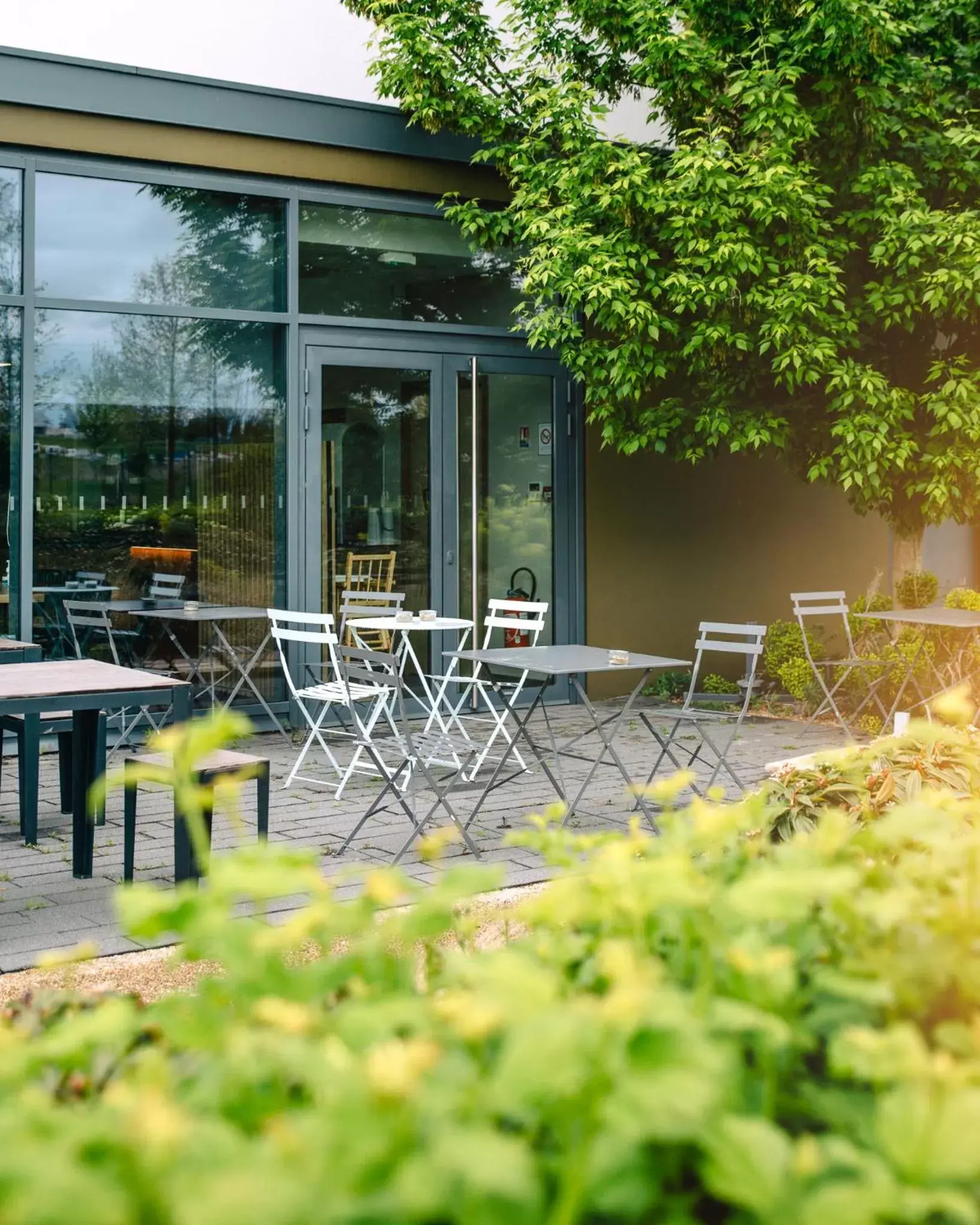 Property building in Hôtel Akena Reims Bezannes Property building in Hôtel Akena Reims Bezannes