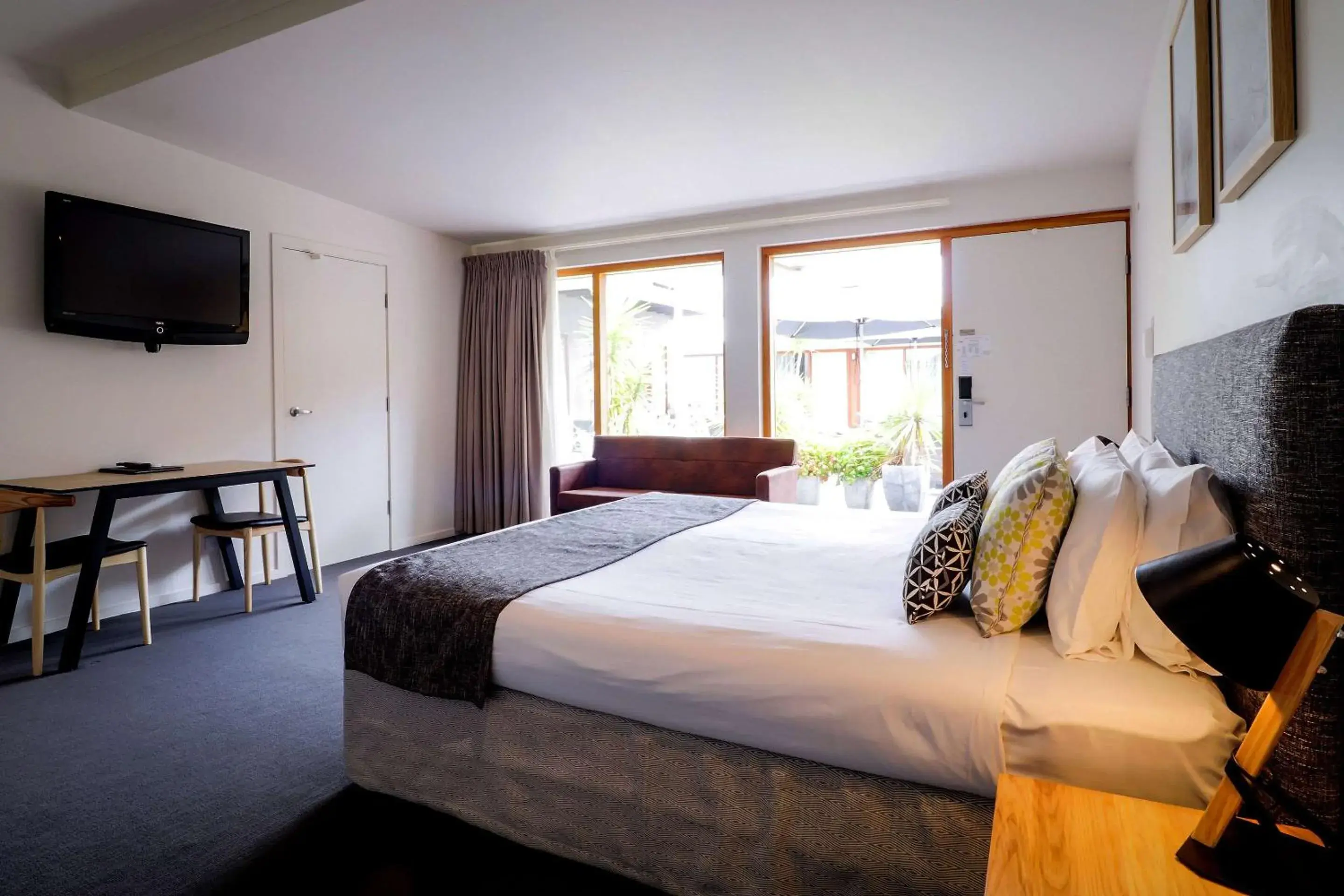 Bedroom, TV/Entertainment Center in The Manna Of Hahndorf