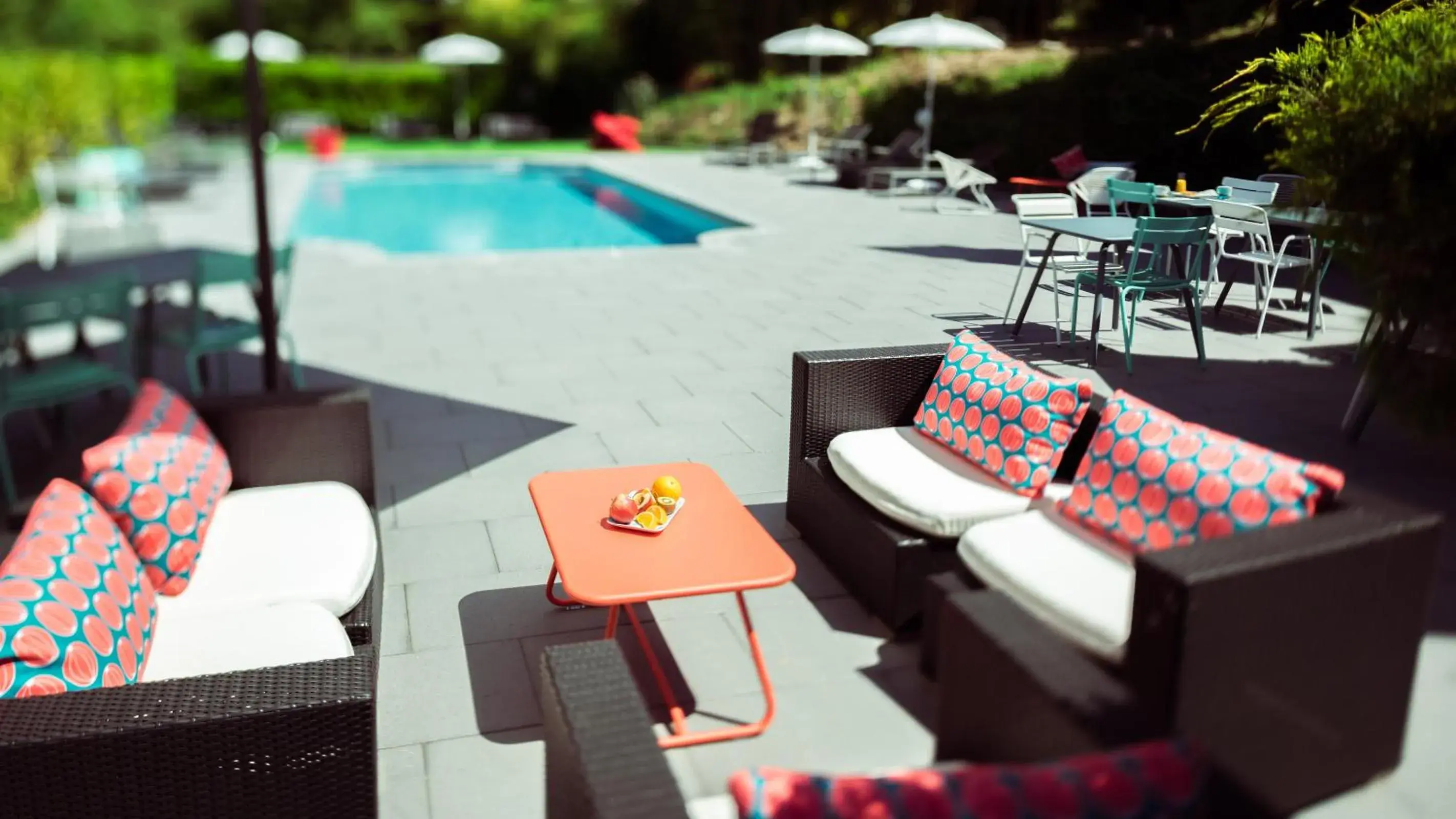 Patio, Swimming Pool in Best Western Bridge Hotel Lyon East