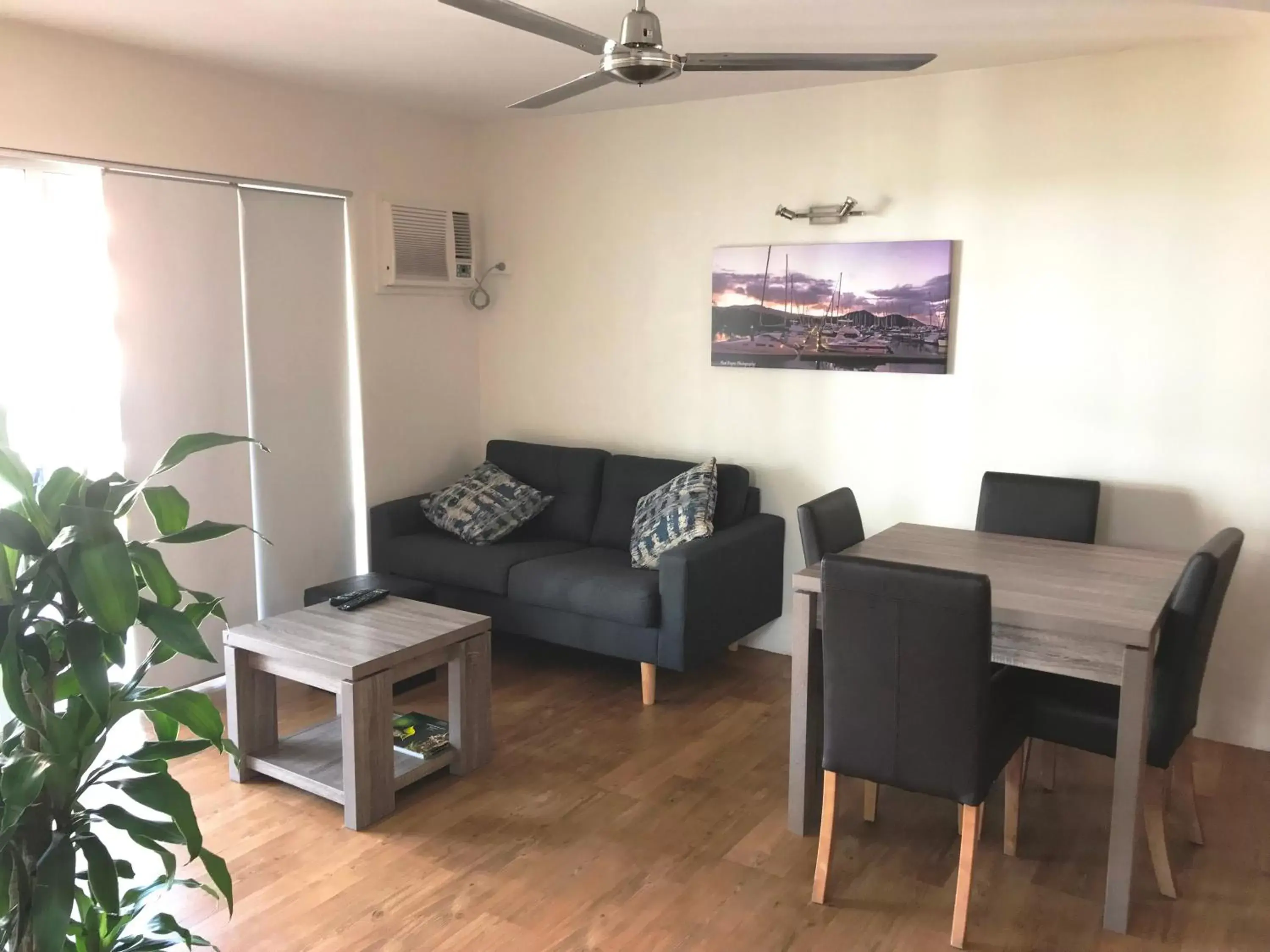 Living room, Seating Area in Reef Gateway Apartments