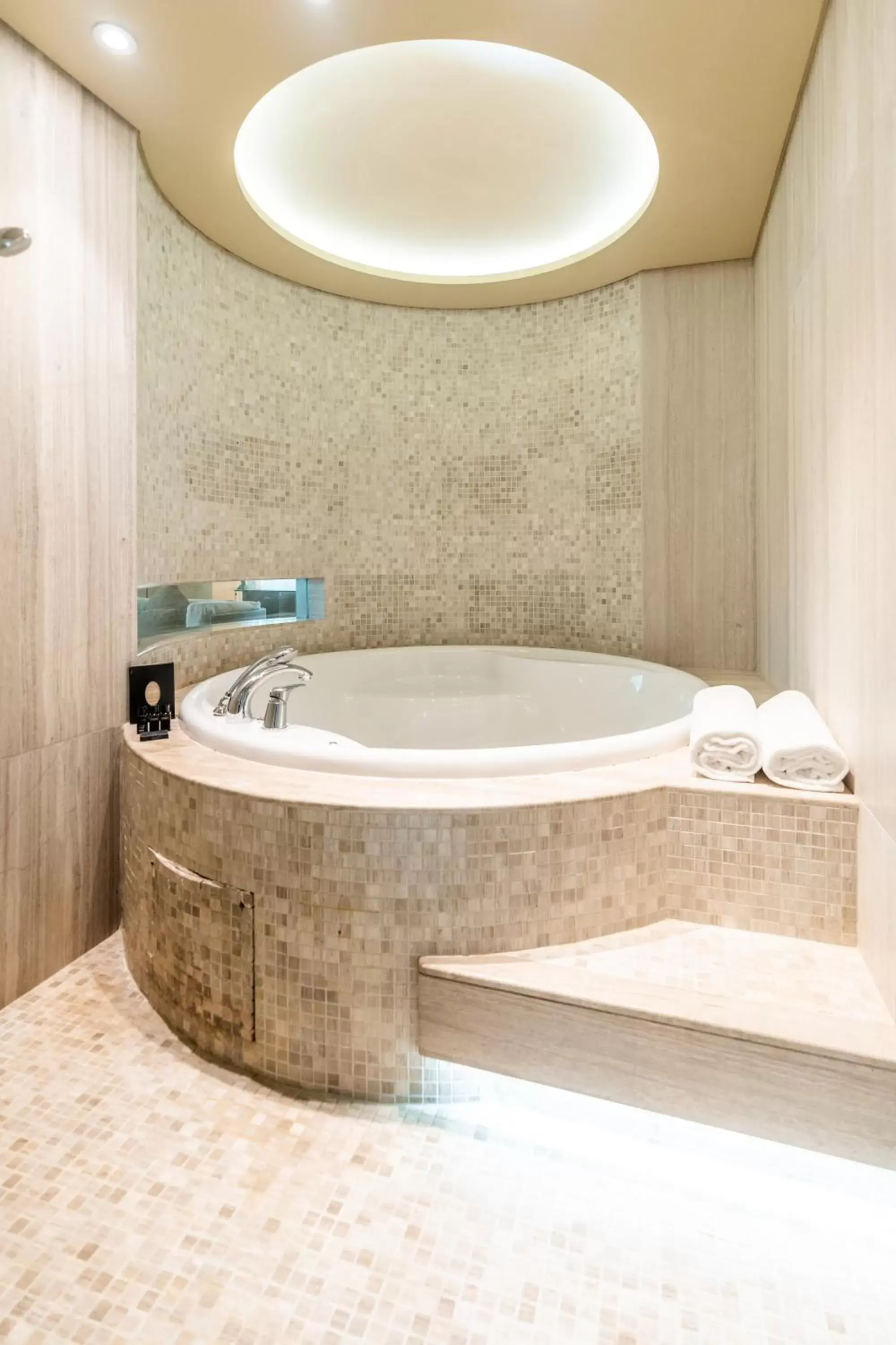 Bath, Bathroom in The Art Hotel & Resort