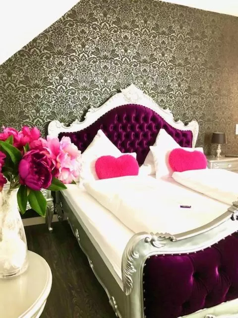 Photo of the whole room, Bed in Boutiquehotel Villa Rosenhof