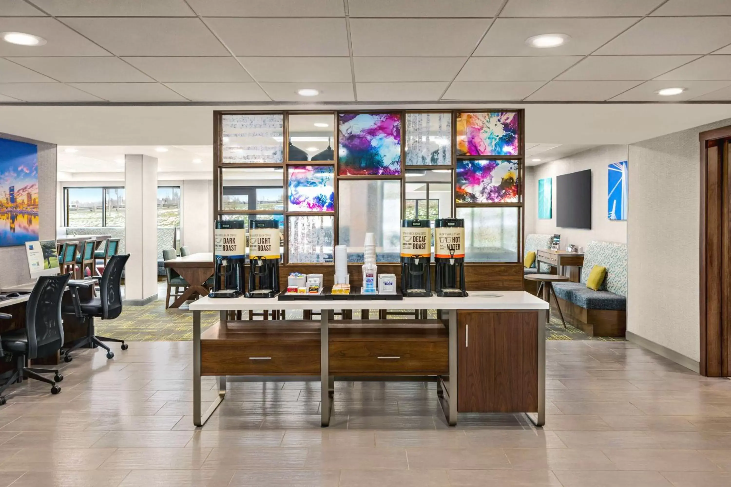 Lobby or reception in Hampton Inn Milwaukee Brookfield