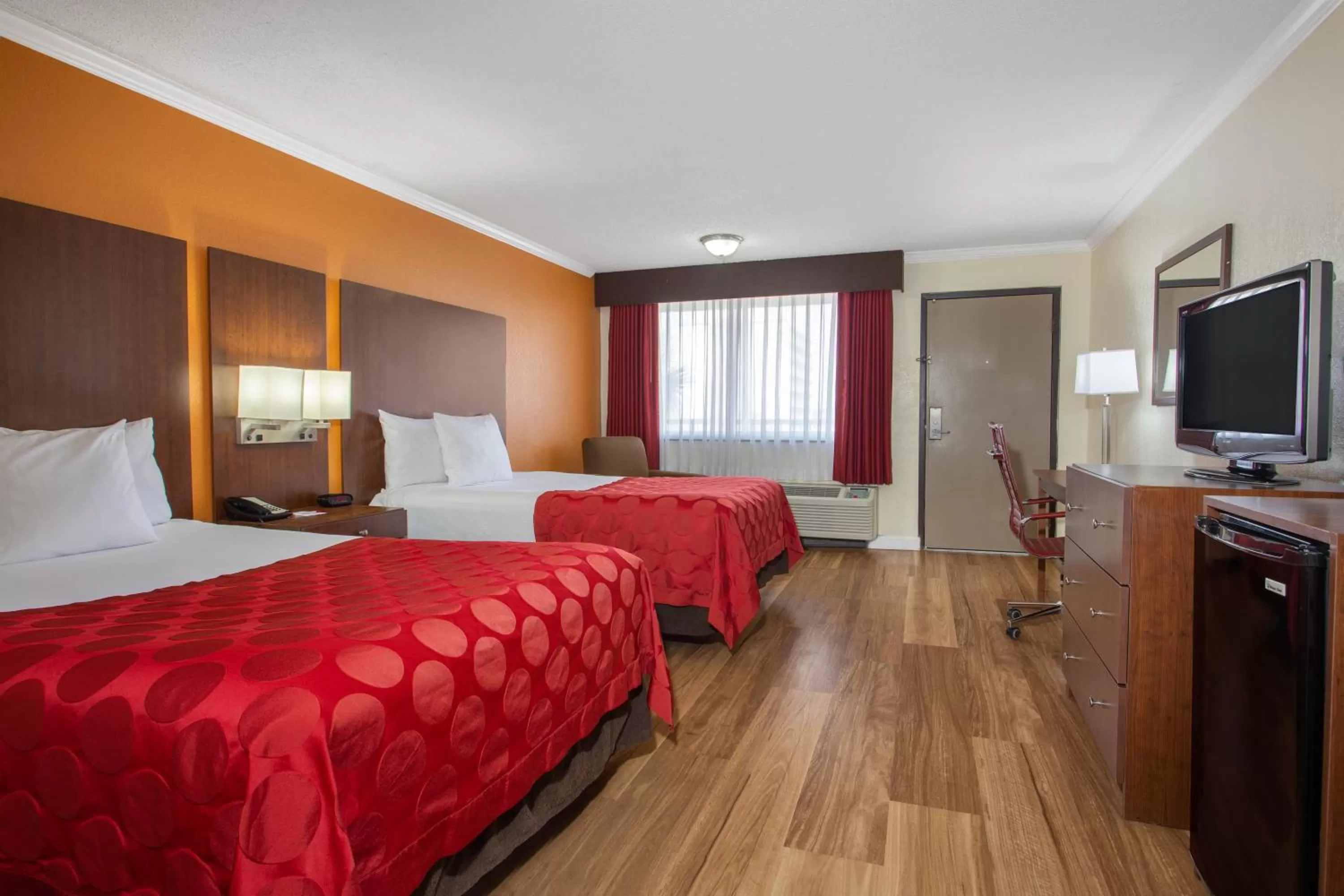 Photo of the whole room, Bed in Ramada by Wyndham Tampa Westshore Airport South