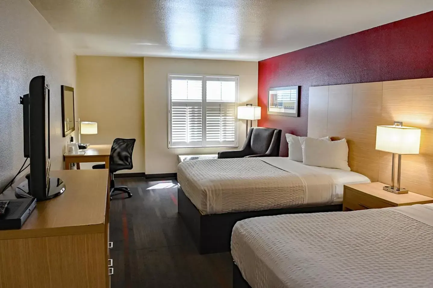 Bed in Ramada Limited and Suites San Francisco Airport