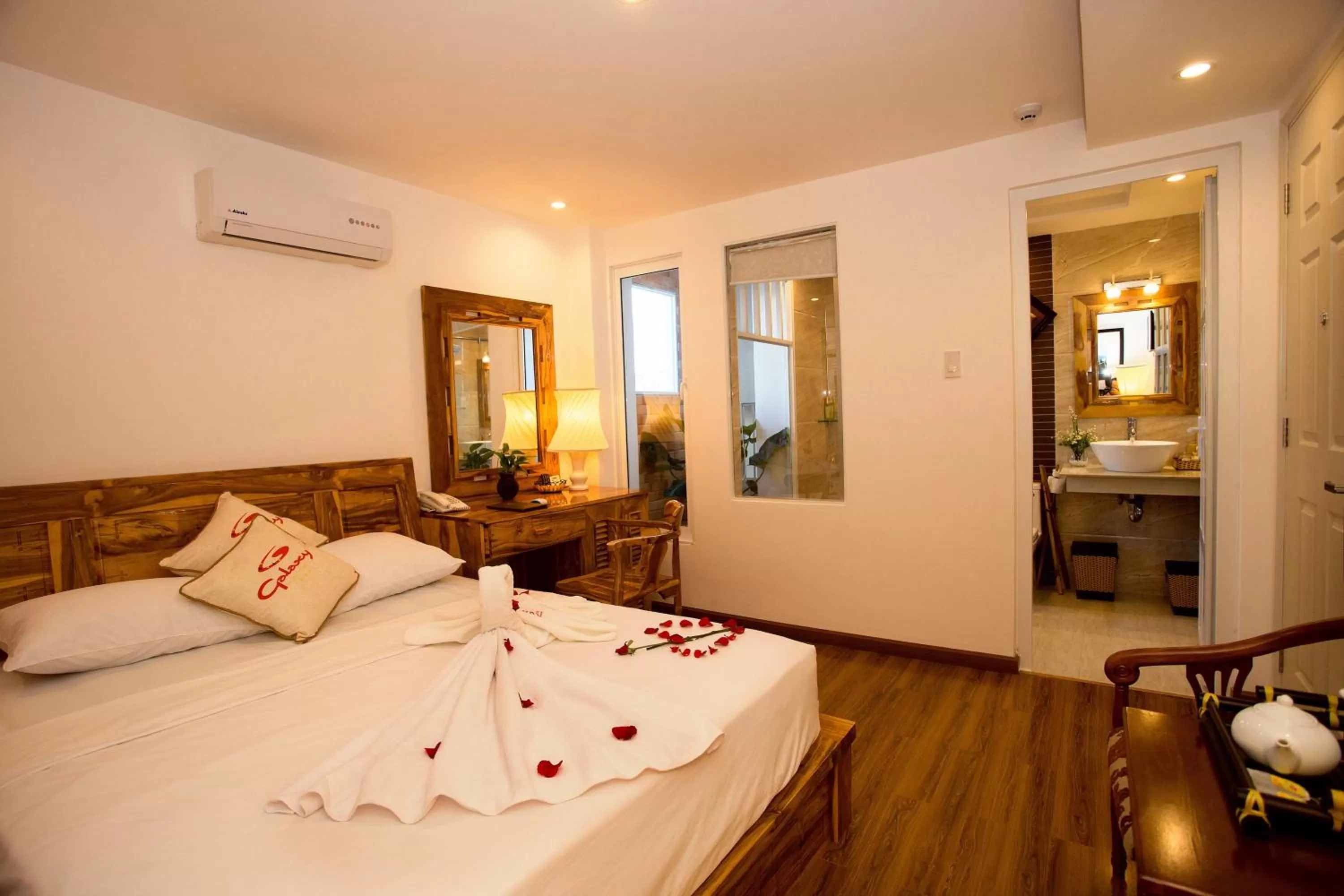 Superior Double Room in Rex Hotel & Apartment