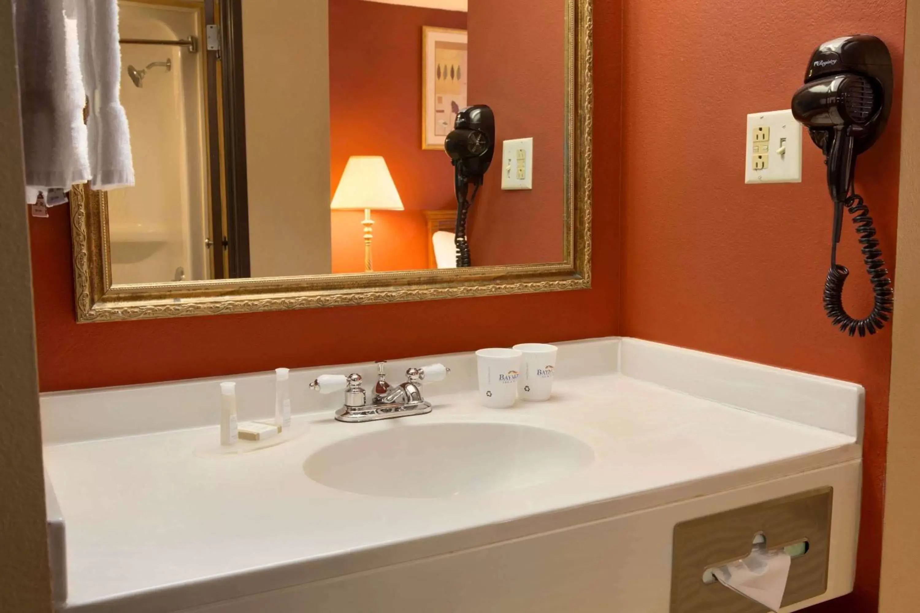 Bathroom in Baymont by Wyndham Oklahoma City Airport