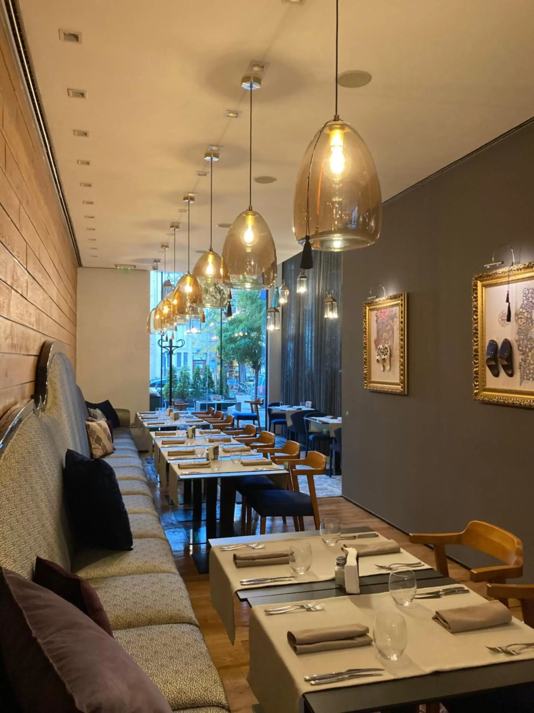 Restaurant/places to eat in Graffit Gallery Design Hotel Restaurant/places to eat in Graffit Gallery Design Hotel