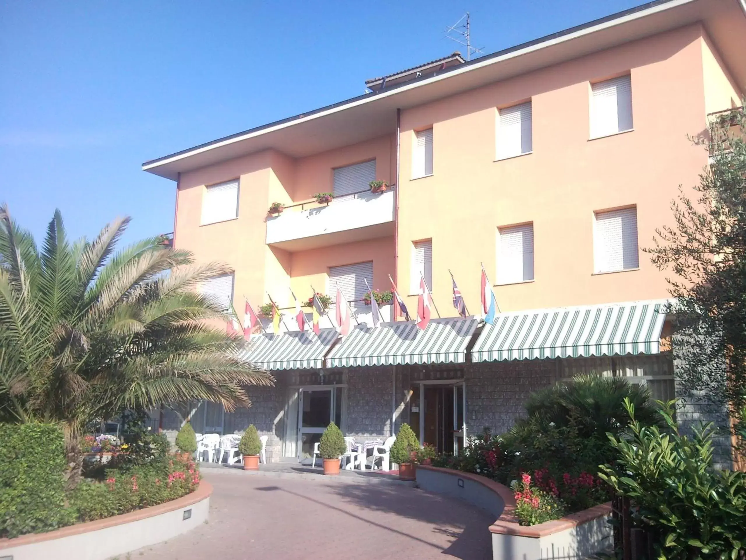 Facade/entrance, Property Building in Hotel Trasimeno Bittarelli
