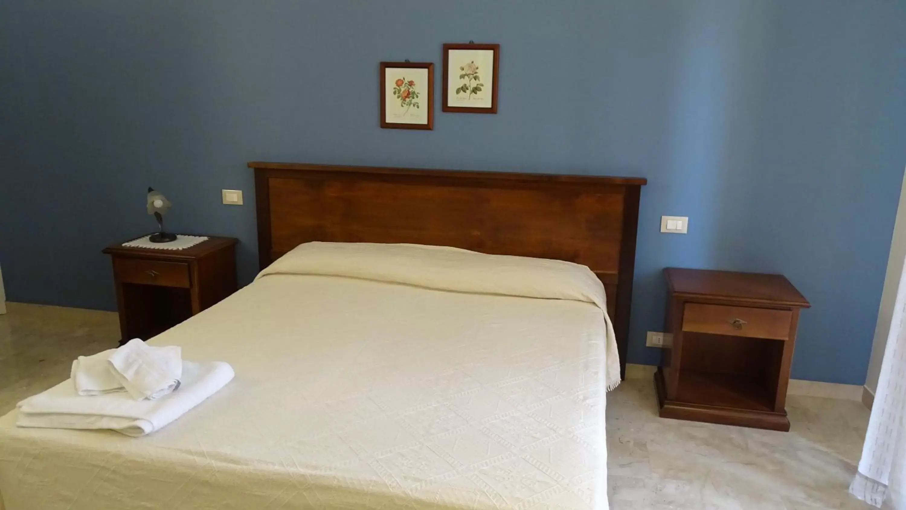 Bed in CATANIA - Historic B&B Apartments Home