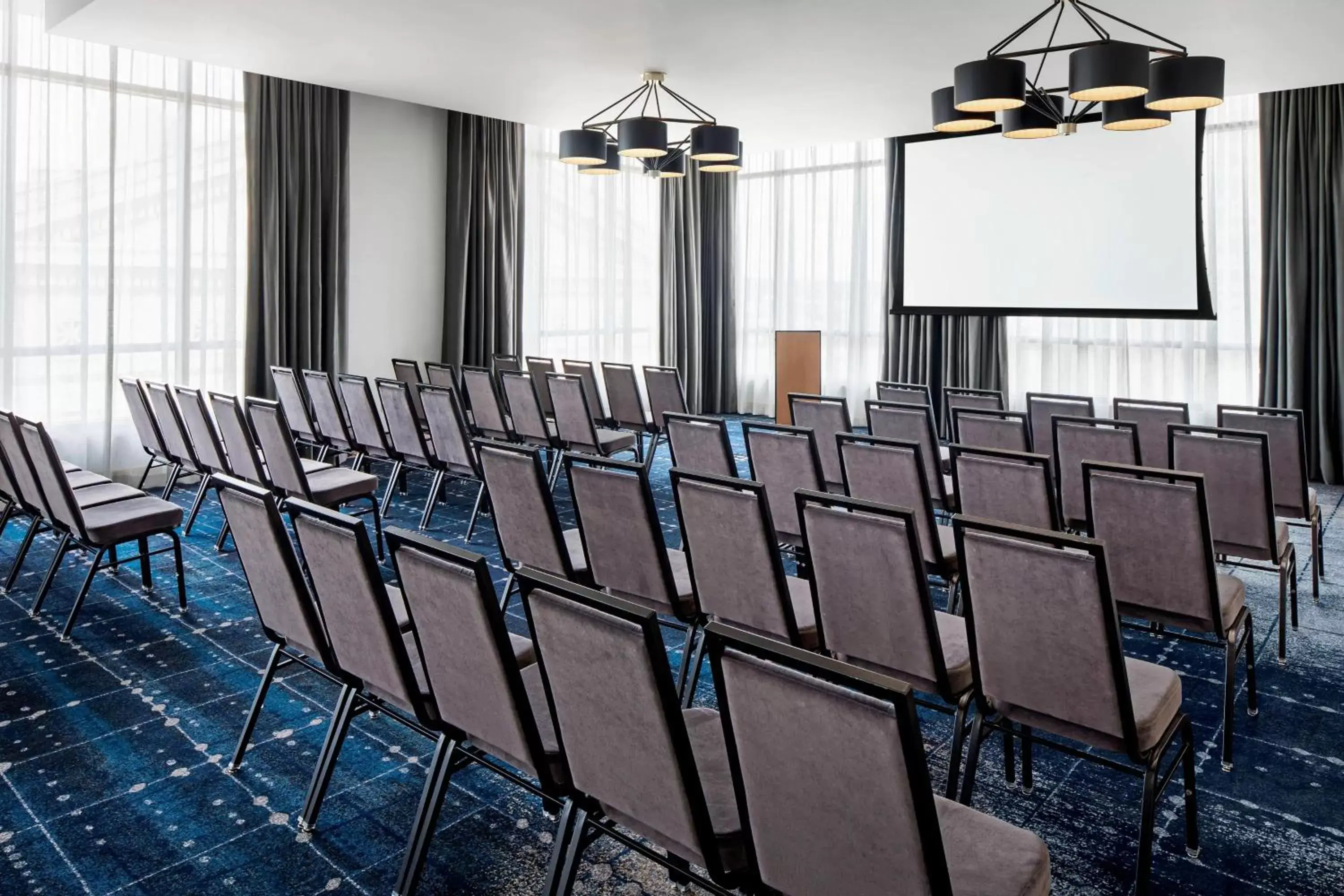 Meeting/conference room in The Oaklander Hotel, Autograph Collection